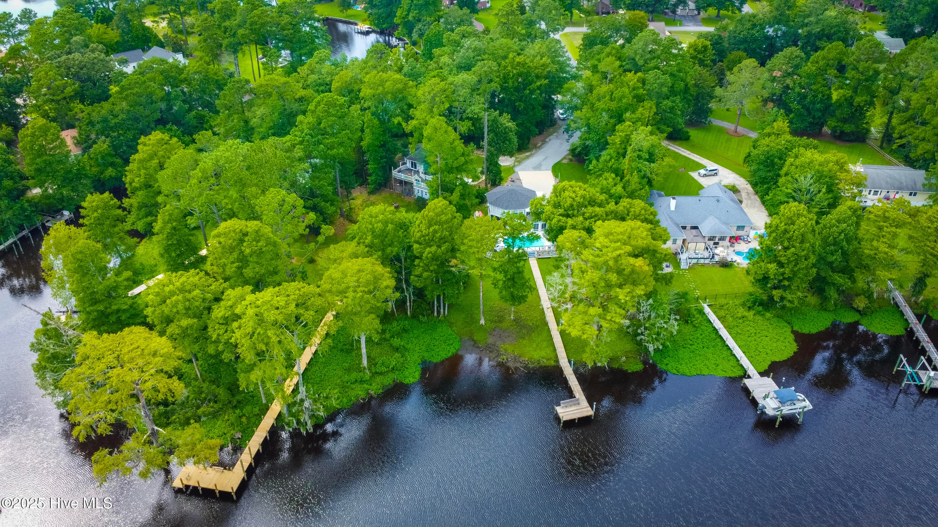 Single Family Residence at 210 Gangplank Road, New Bern, NC 28562, photo 32 of 86