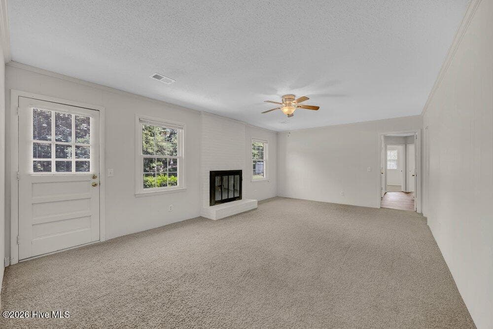 Single Family Residence at 618 Kelly Road, Wilmington, NC 28409, photo 7 of 27