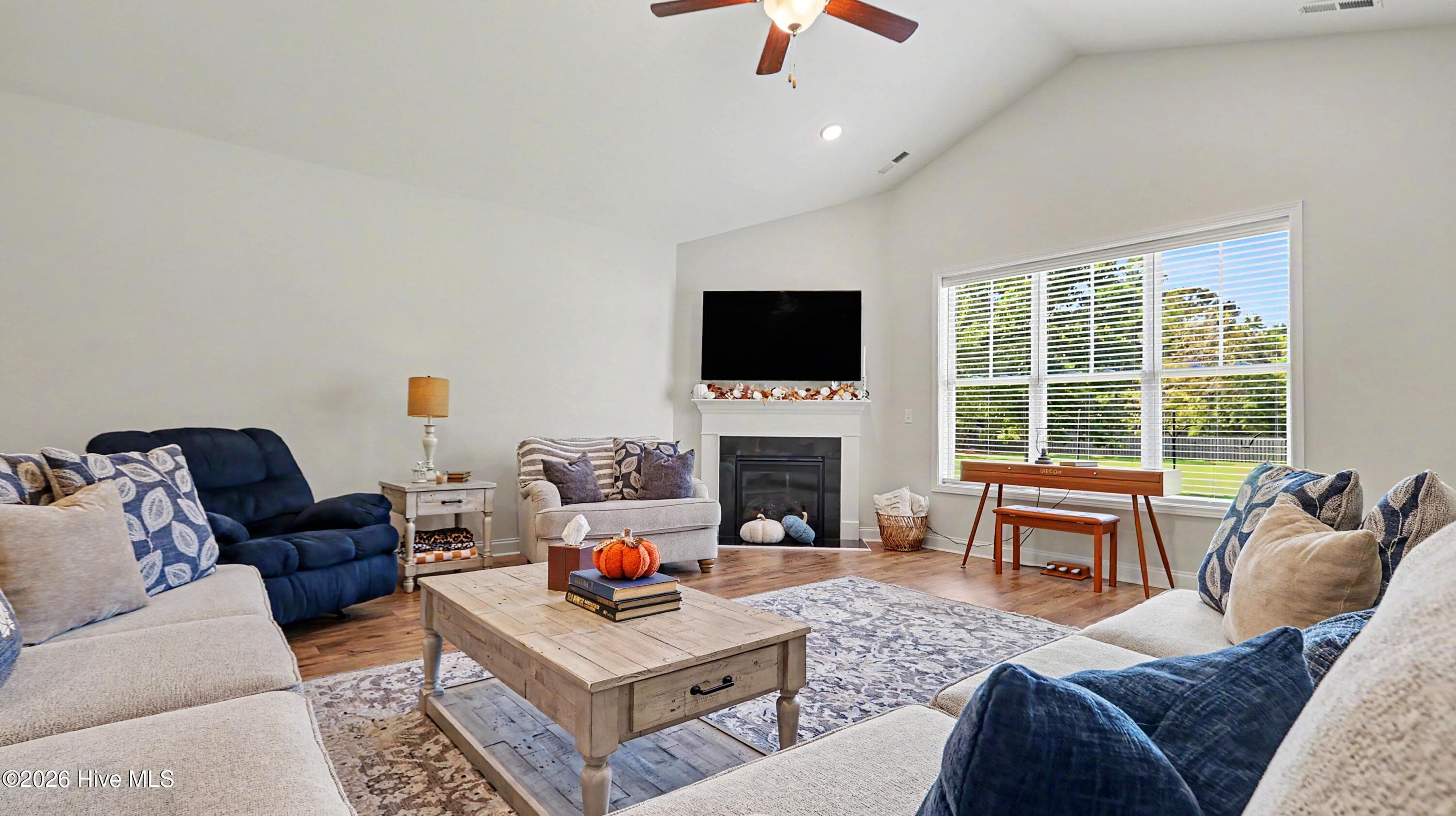 Single Family Residence at 25 S Beatrice Drive, Rocky Point, NC 28457, photo 7 of 39