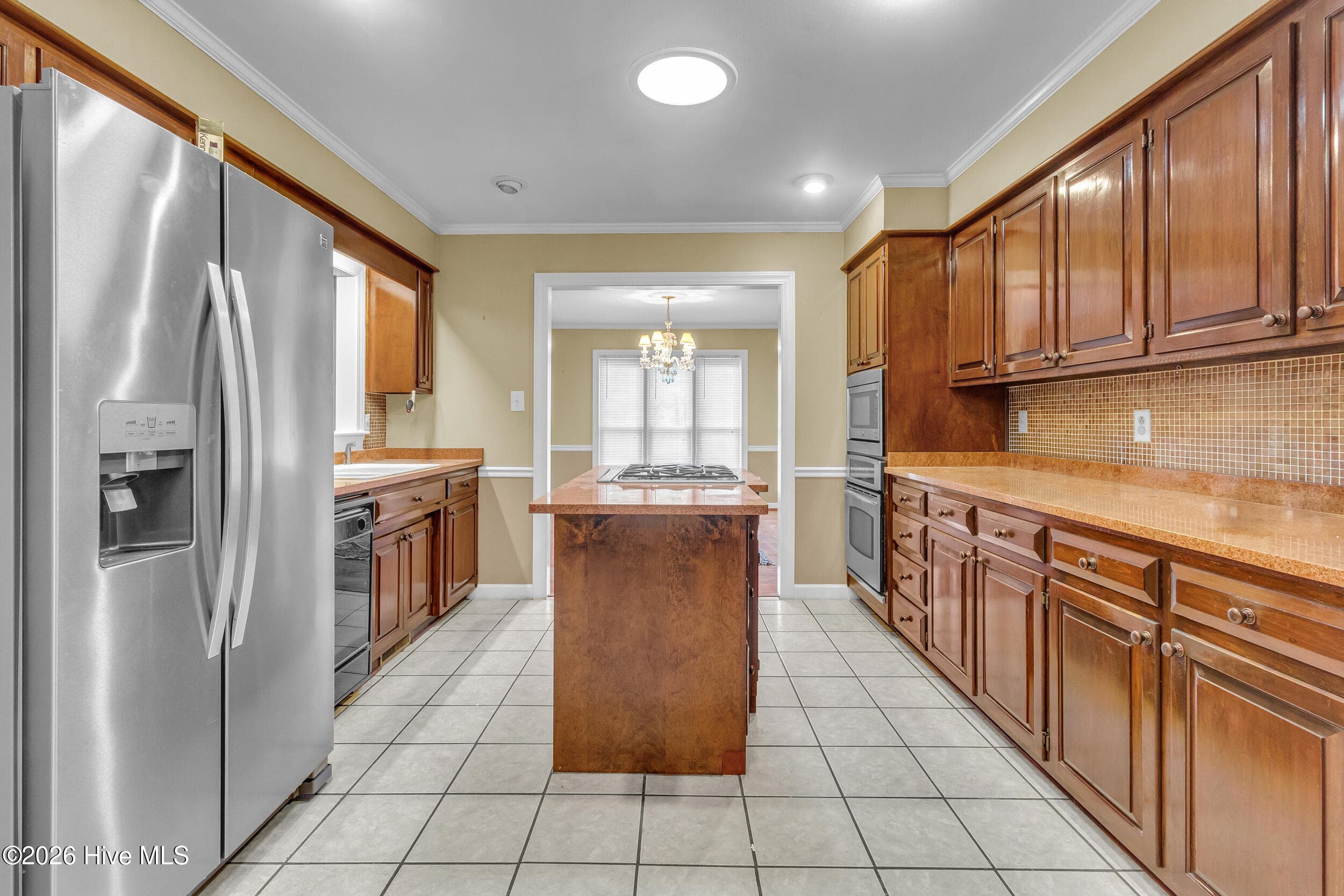 Single Family Residence at 2514 Hickory Street, New Bern, NC 28562, photo 4 of 33