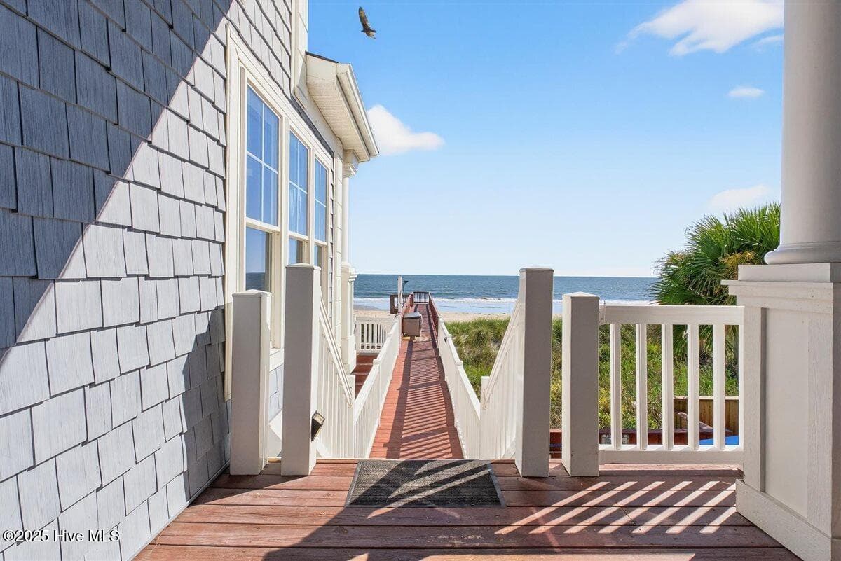 Single Family Residence at 7 Coggeshall Drive W, Ocean Isle Beach, NC 28469, Ocean Isle Beach, photo 6 of 6