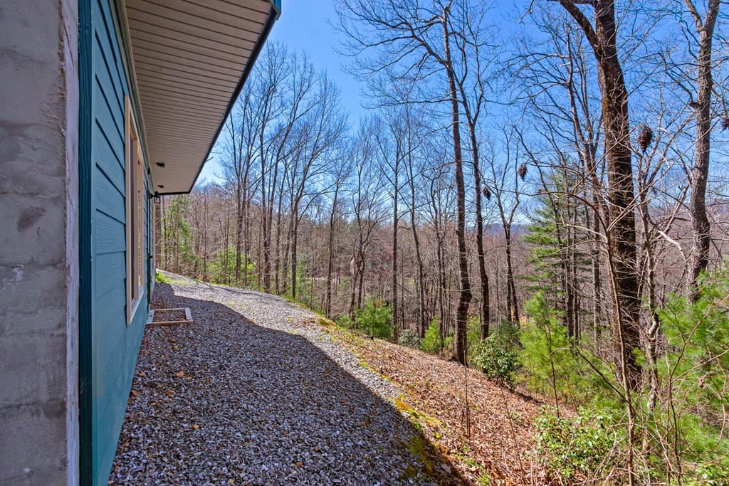 Single Family Residence at 285 Peachtree Mtn Est Road, Murphy, NC 28906, photo 65 of 82