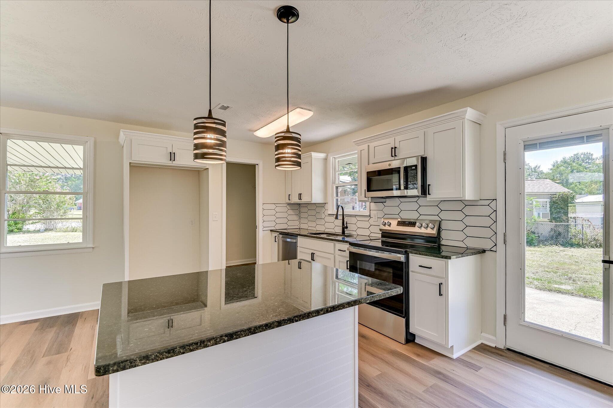 Single Family Residence at 2204 Albemarle Drive, Augusta, GA 30906, photo 12 of 32