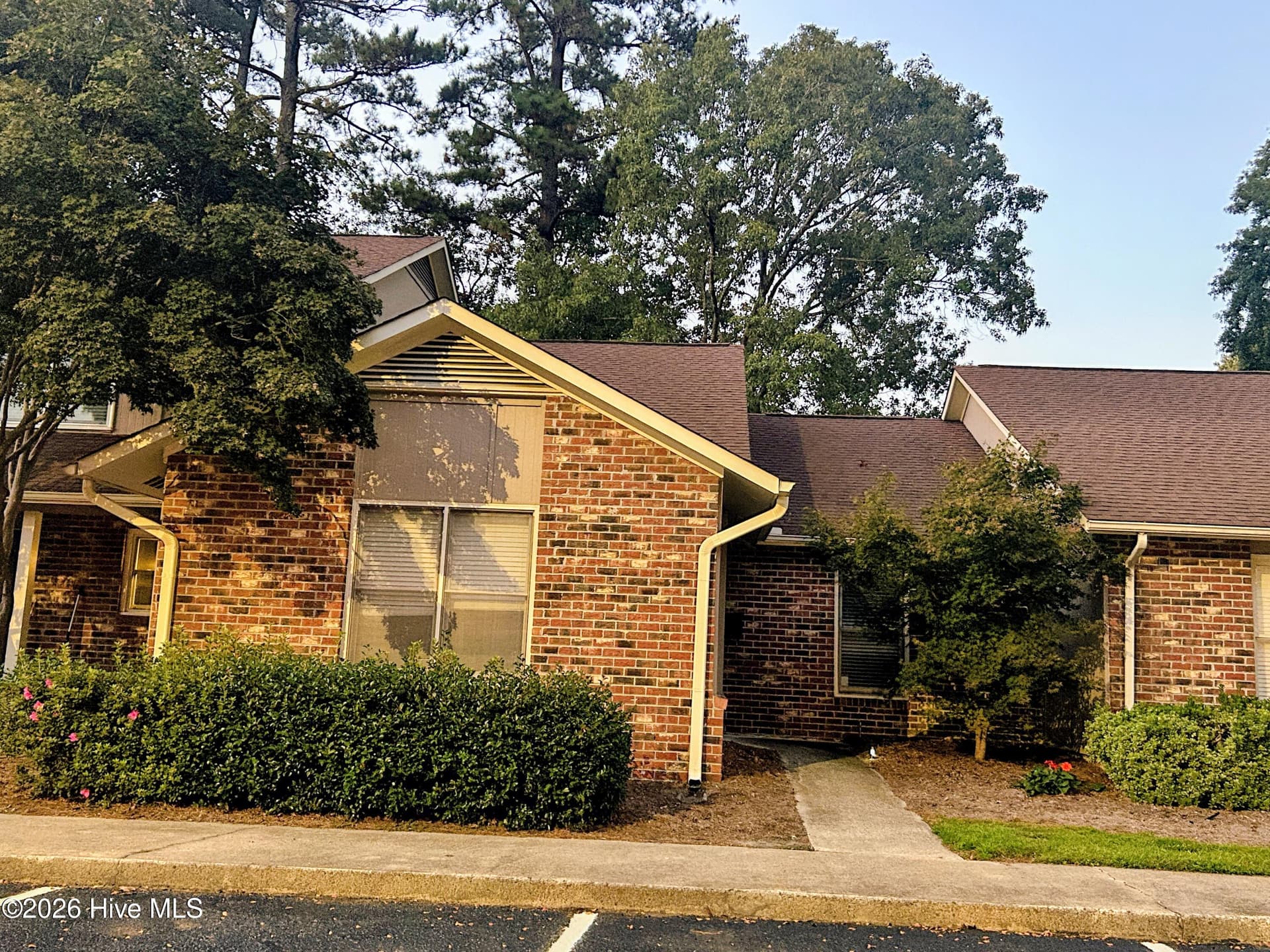 Townhouse at 2005 Quail Ridge Road E, Greenville, NC 27858, photo 2 of 7