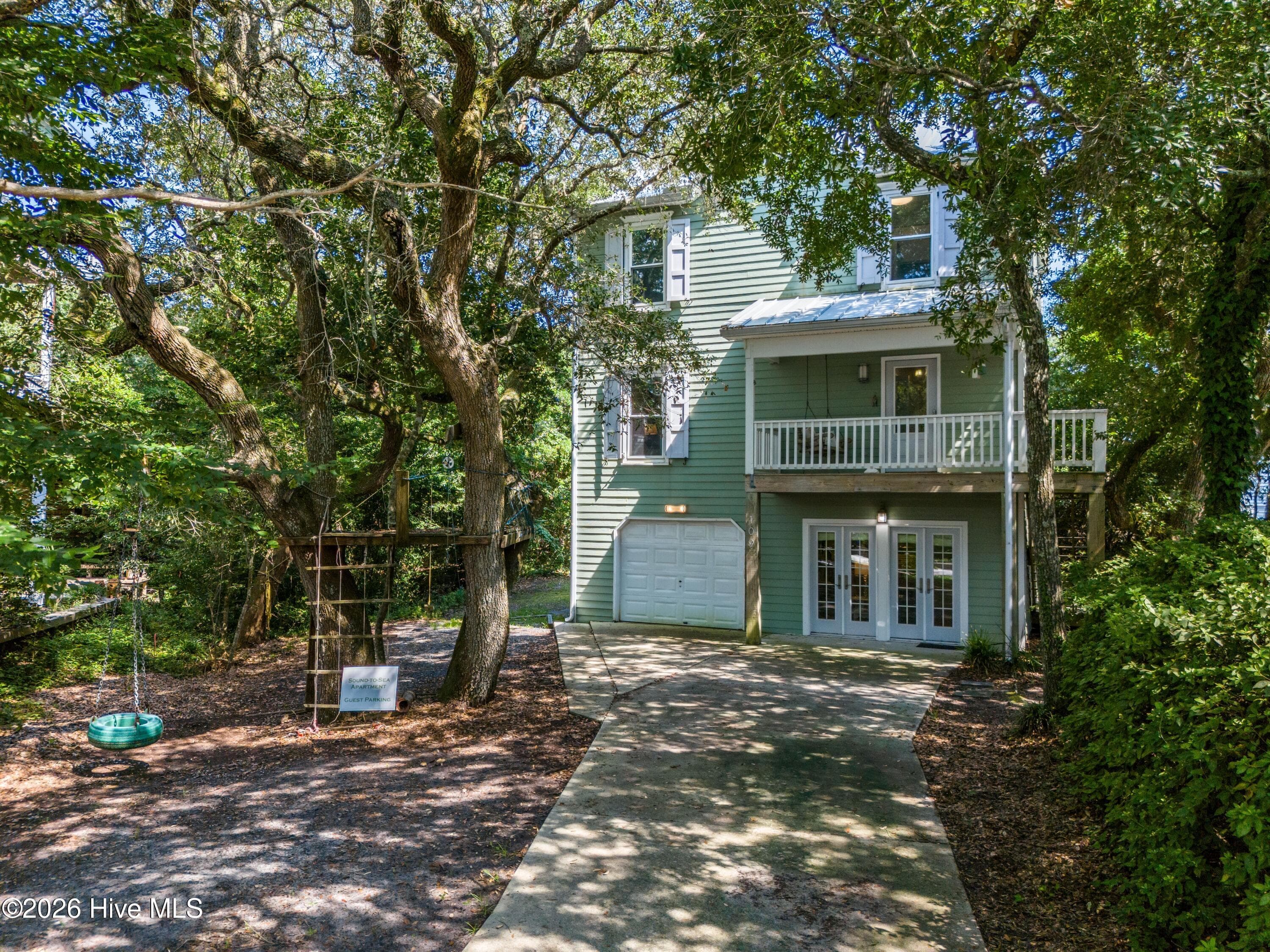 Single Family Residence at 109 Sea Urchin Court, Surf City, NC 28445, photo 27 of 49