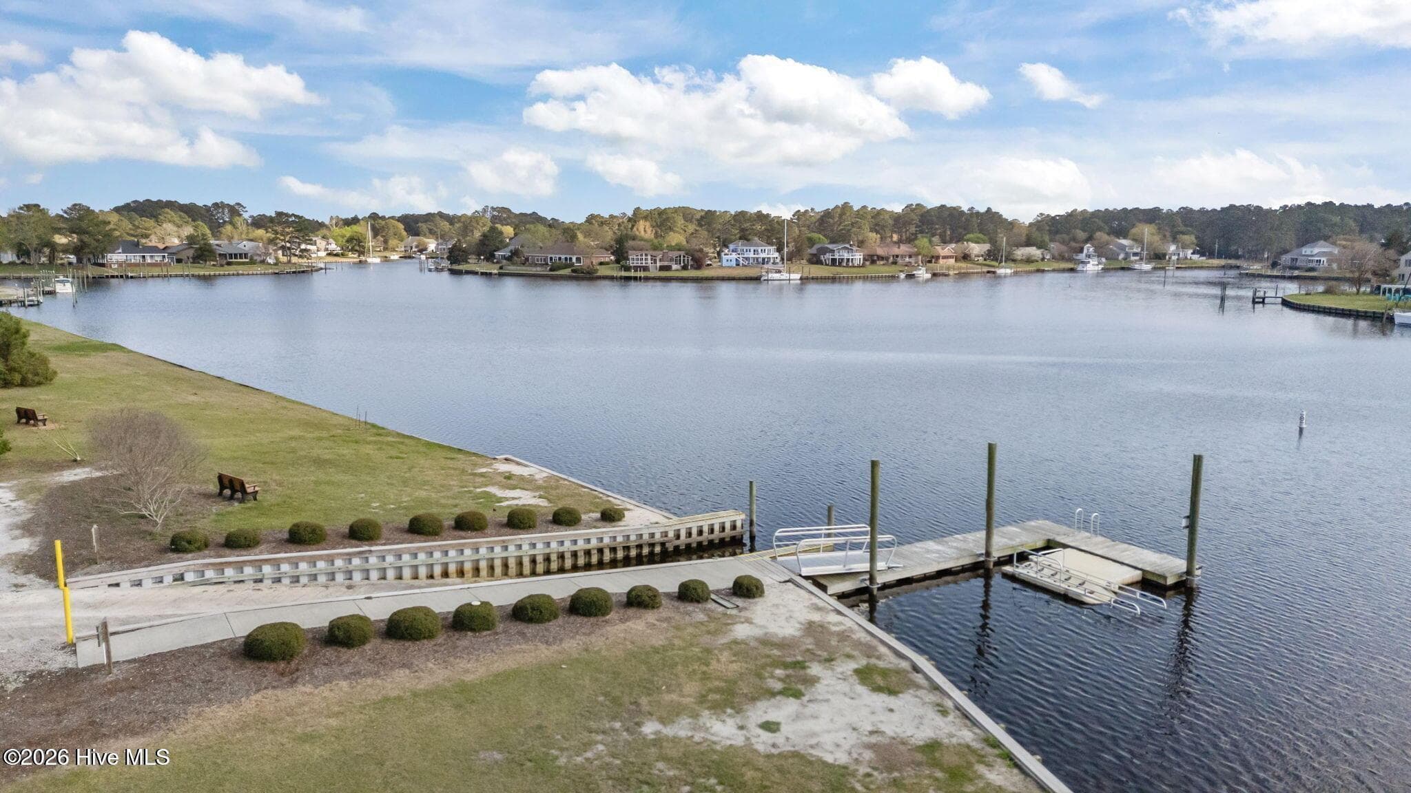 Single Family Residence at 1318 Caracara Drive, New Bern, NC 28560, photo 8 of 33