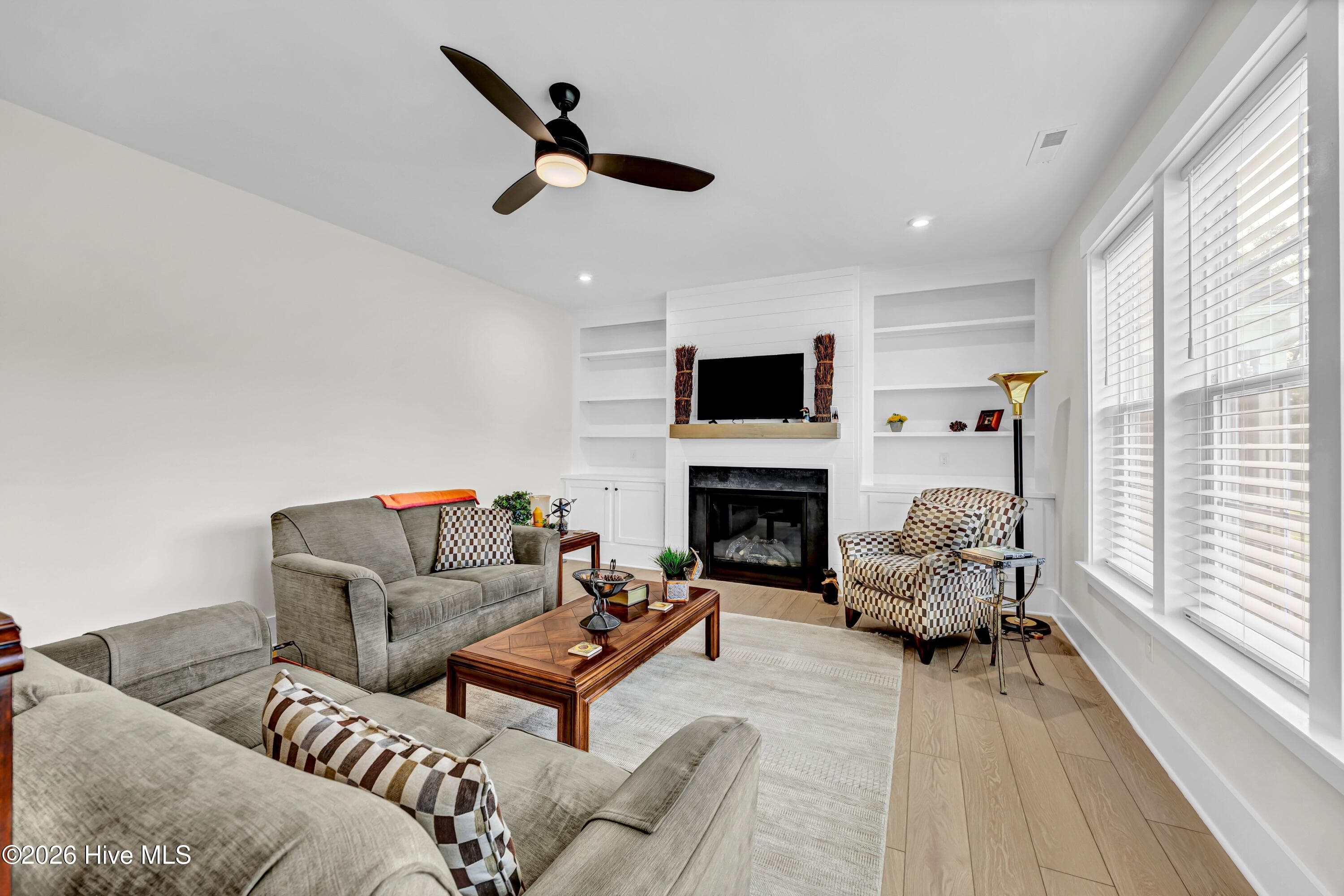 Single Family Residence at 1012 Fawn Valley Way, Wilmington, NC 28409, photo 13 of 41