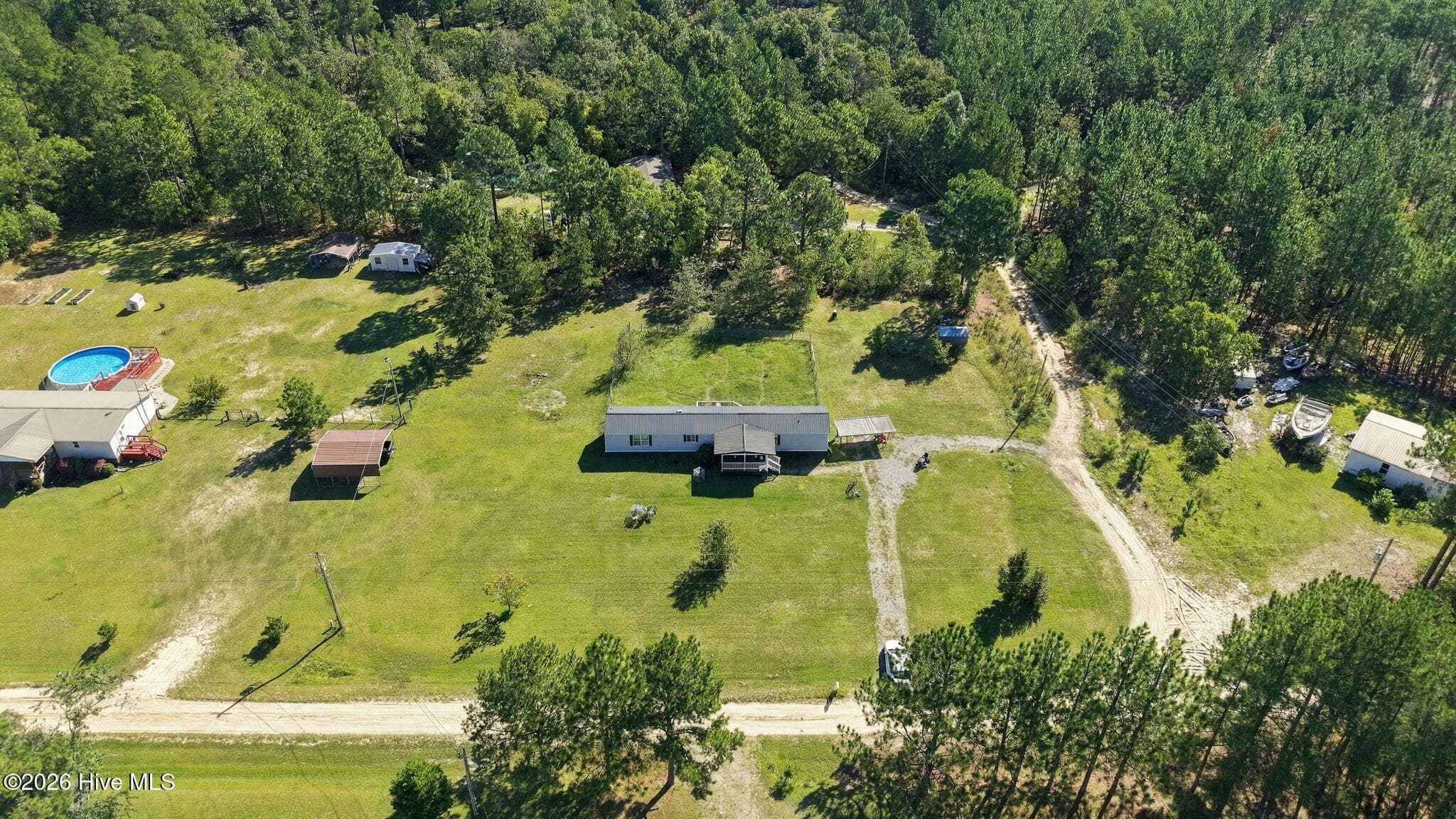 Manufactured Home at 135 Meadow Lane, Hamlet, NC 28345, photo 6 of 38