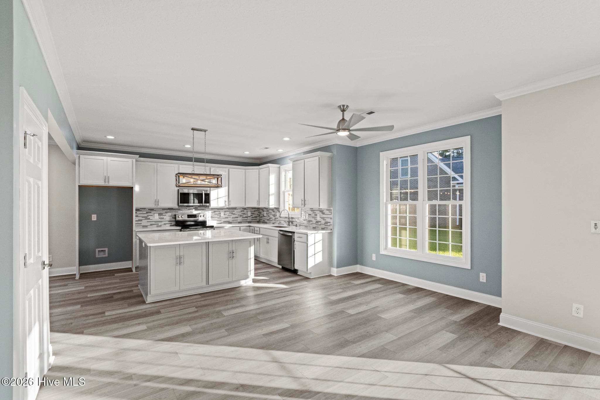 Single Family Residence at 401 King Richard Court, Jacksonville, NC 28546, photo 13 of 46