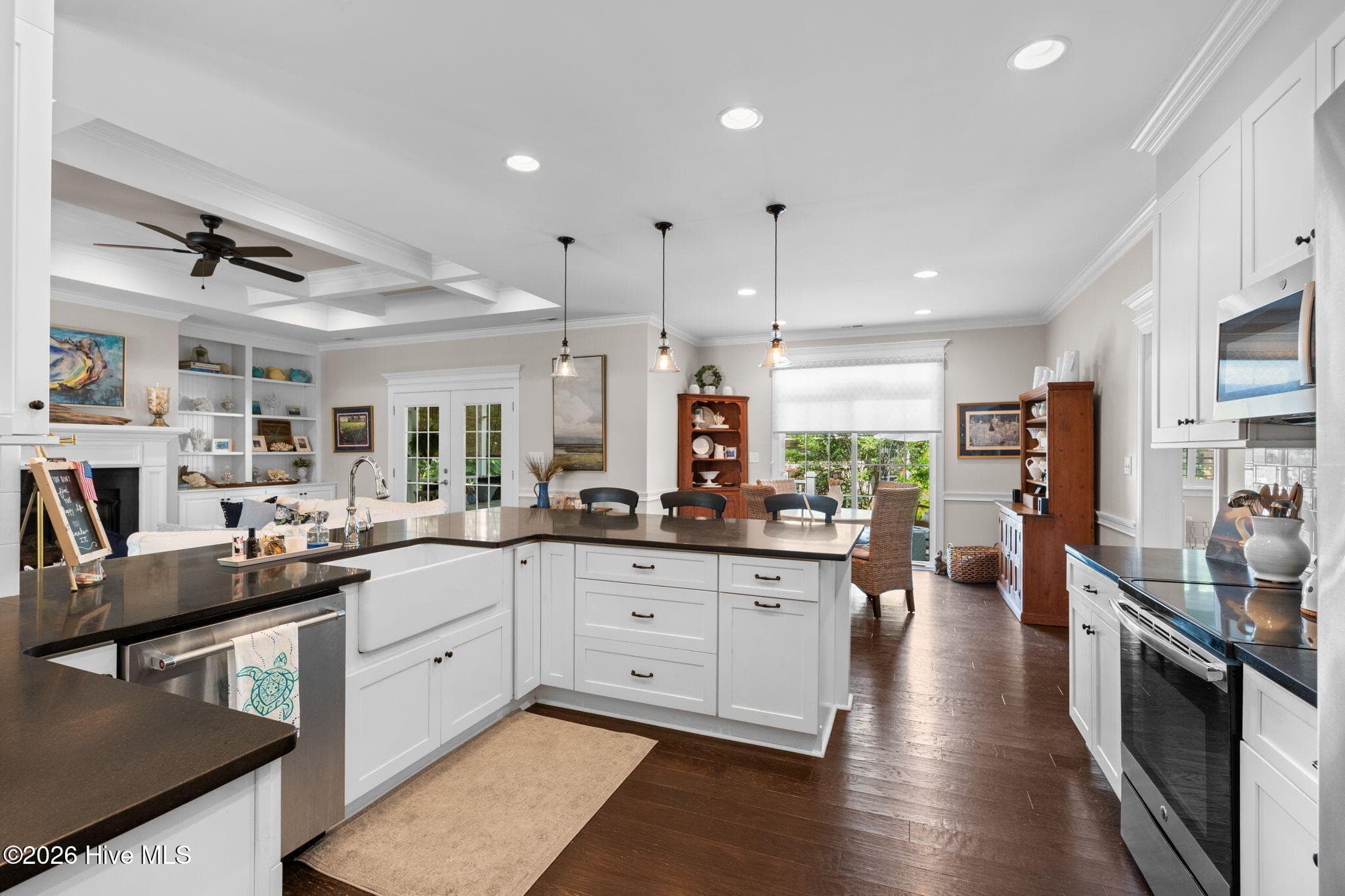 Single Family Residence at 927 Green Pointe Drive, Sunset Beach, NC 28468, photo 24 of 99