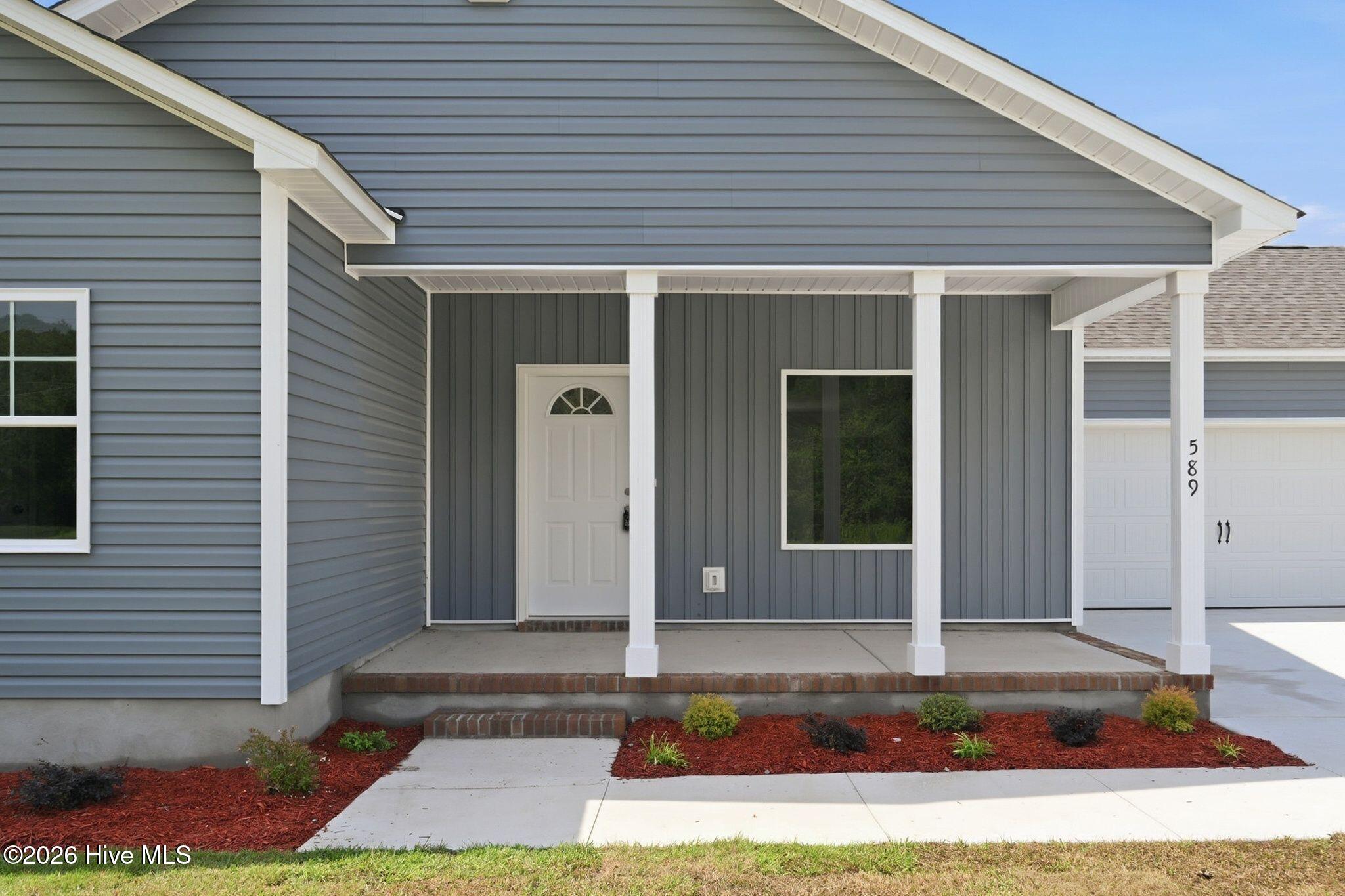 Single Family Residence at 589 Batchelor Road, Richlands, NC 28574, photo 5 of 54