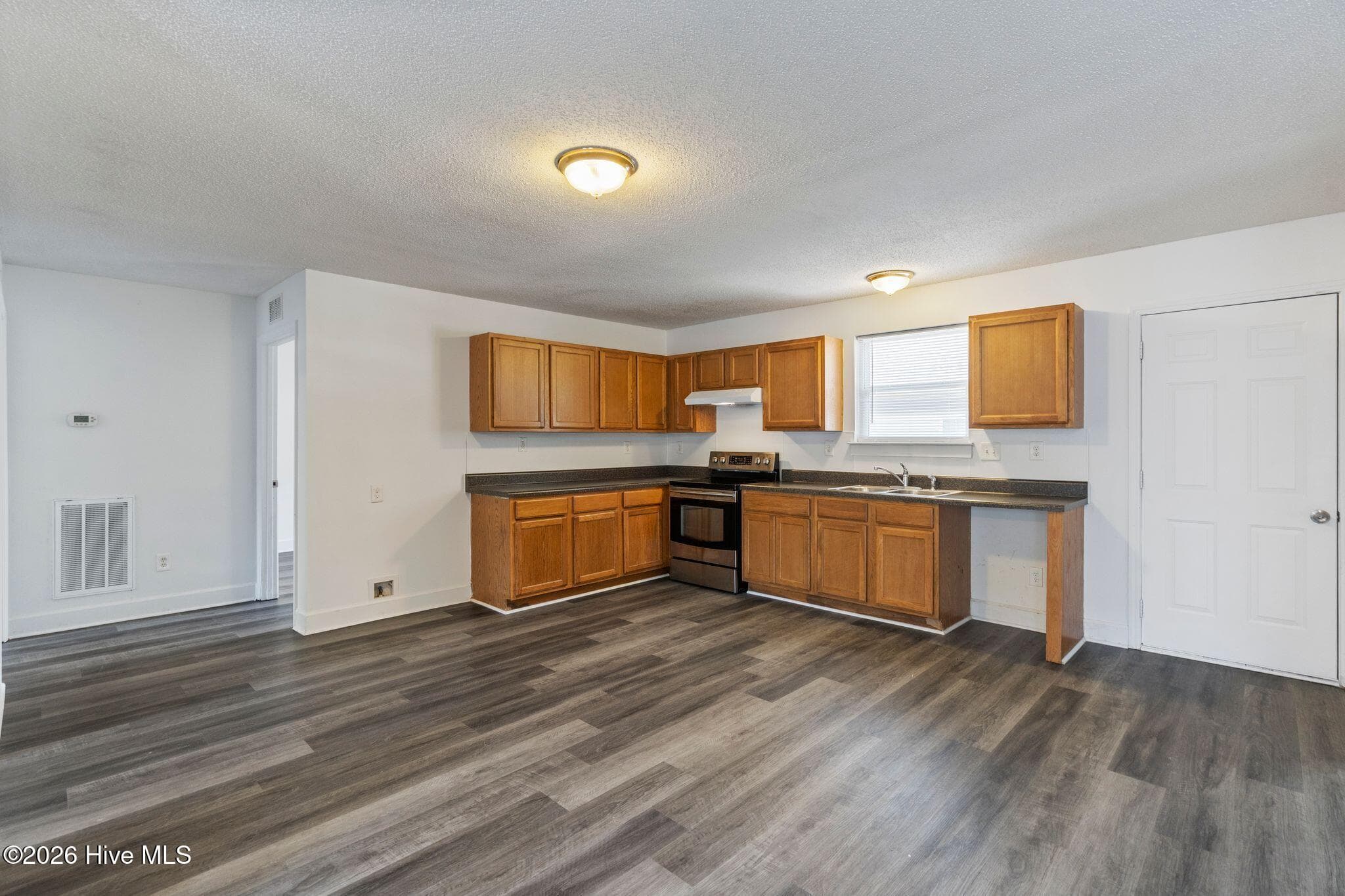 Single Family Residence at 3913 Prices Lane, Wilmington, NC 28405, photo 14 of 56