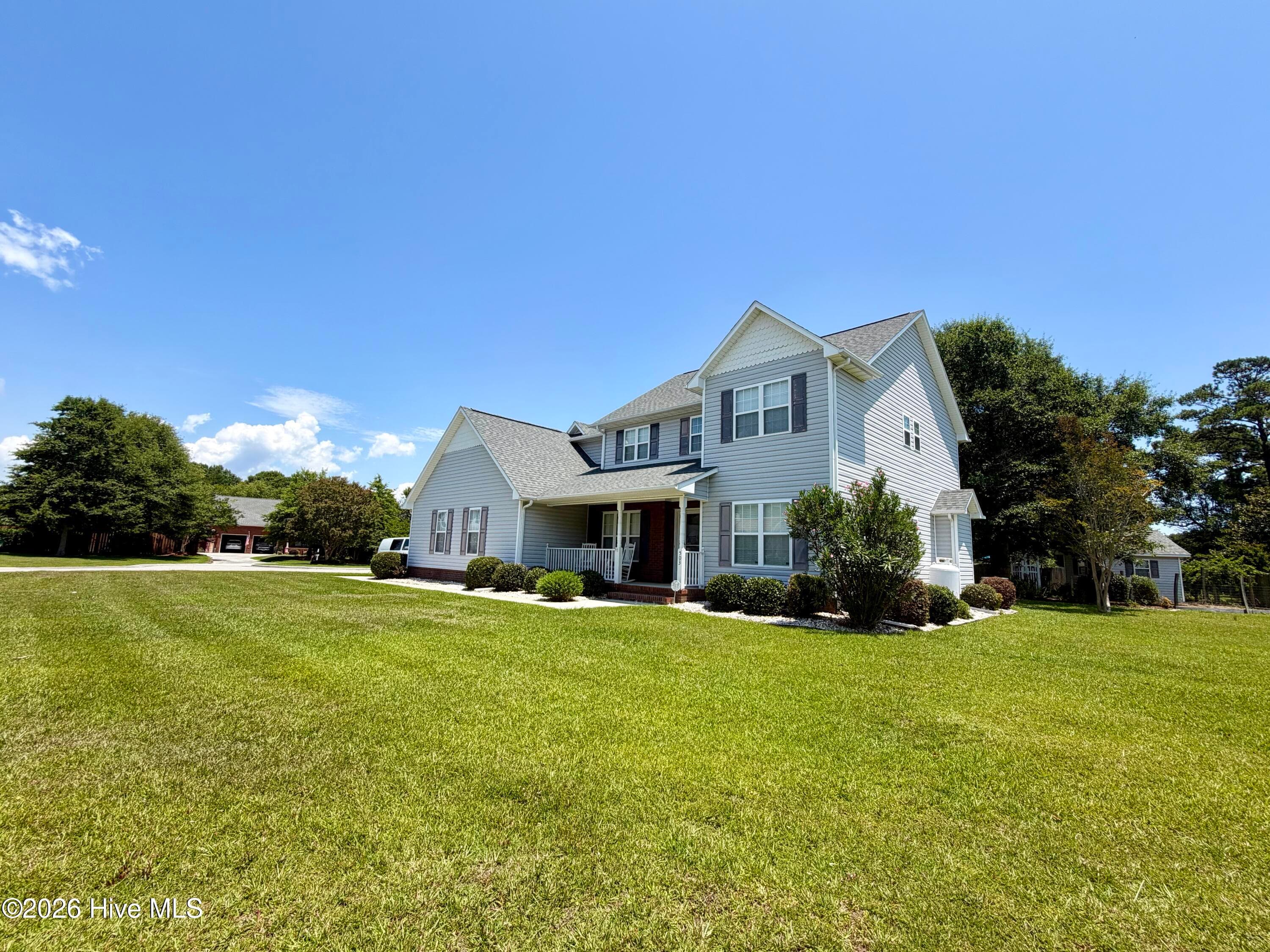 Single Family Residence at 503 Island Place, Swansboro, NC 28584, photo 6 of 64