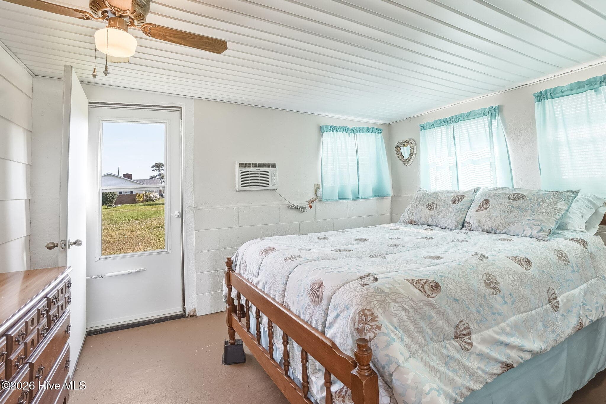 Manufactured Home at 187 Mullens Drive, Harkers Island, NC 28531, Harkers Island, photo 3 of 4