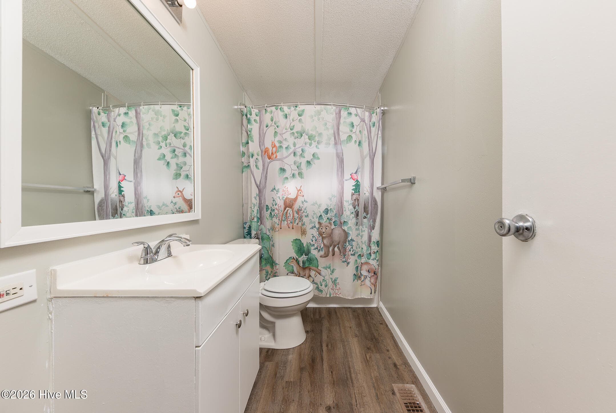Manufactured Home at 122 Woodbrook Drive, Midway Park, NC 28544, photo 46 of 47
