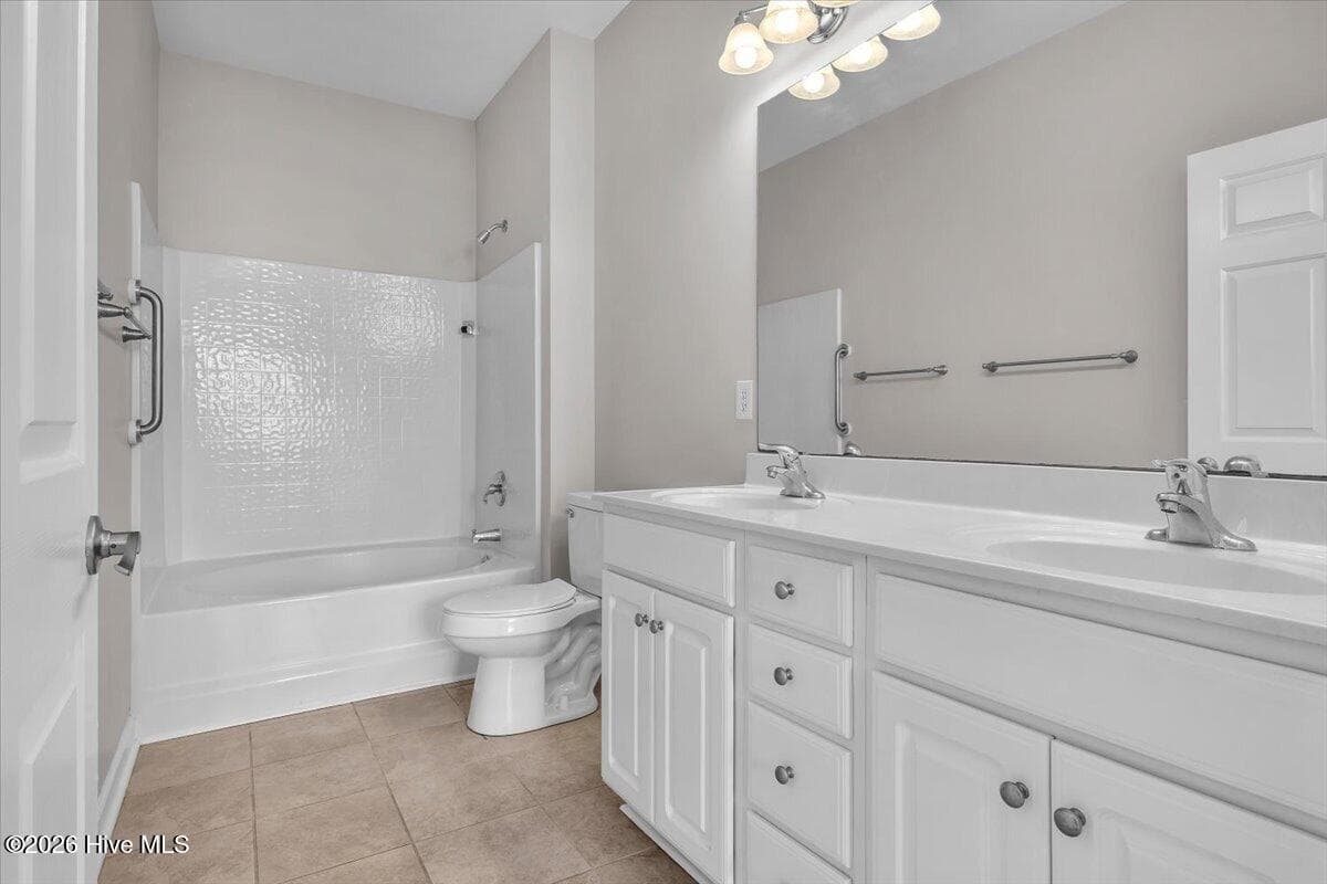 Townhouse at 5006 Carleton Drive Unit 121, Wilmington, NC 28403, photo 20 of 33