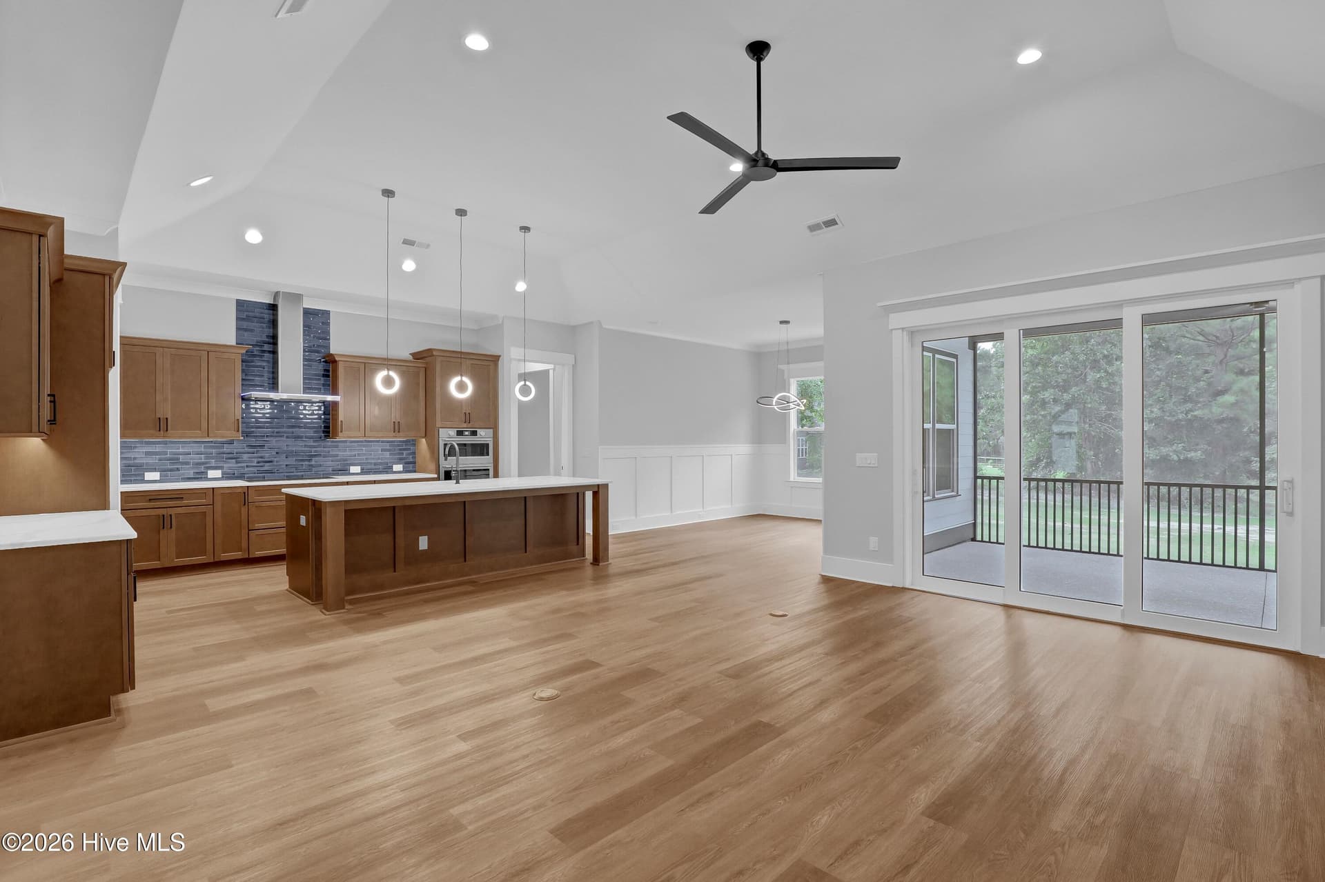 Single Family Residence at 105 Tradewinds Drive, Hampstead, NC 28443, photo 10 of 83