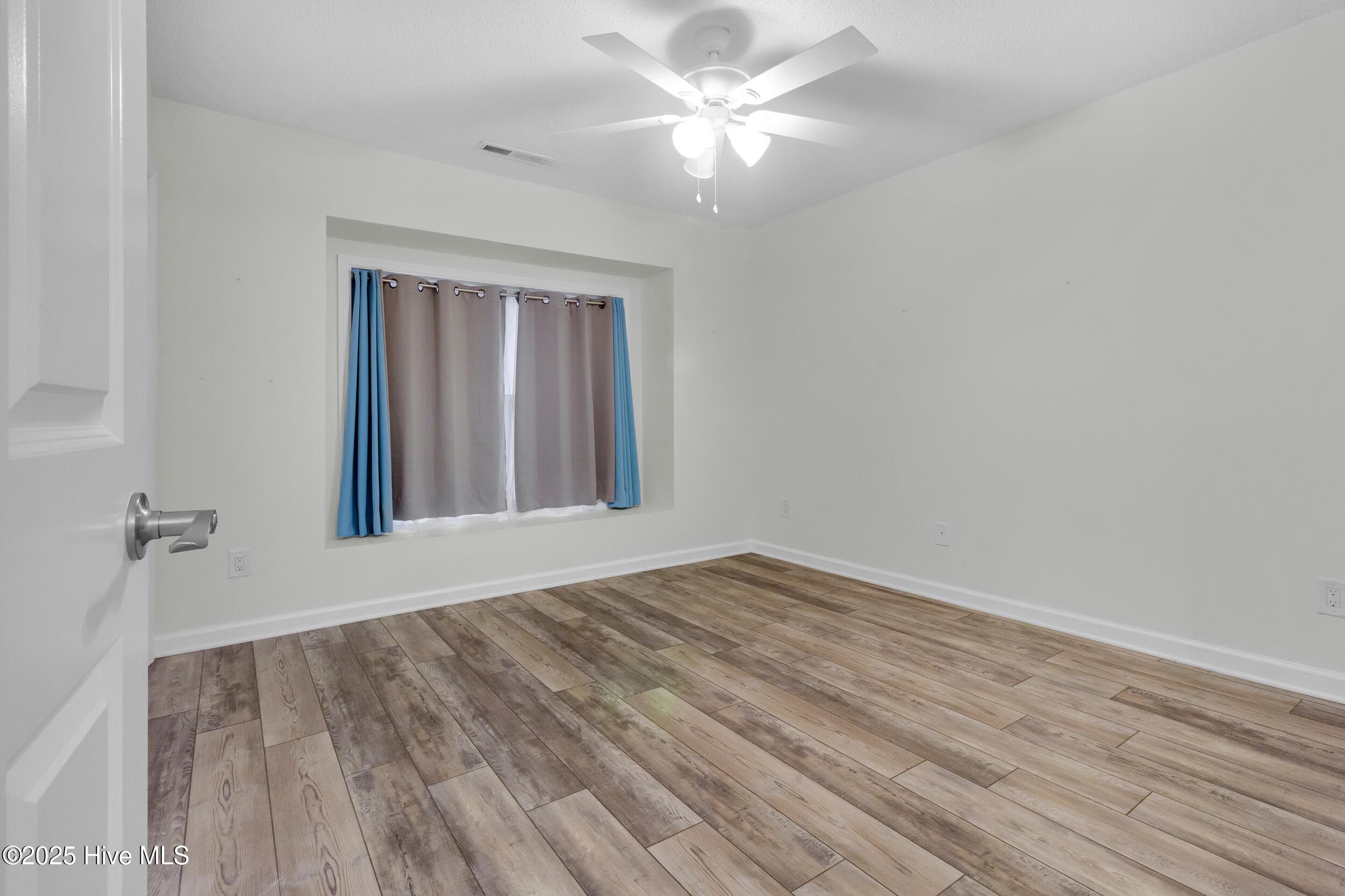 Single Family Residence at 7212 Windward Drive, New Bern, NC 28560, photo 20 of 41