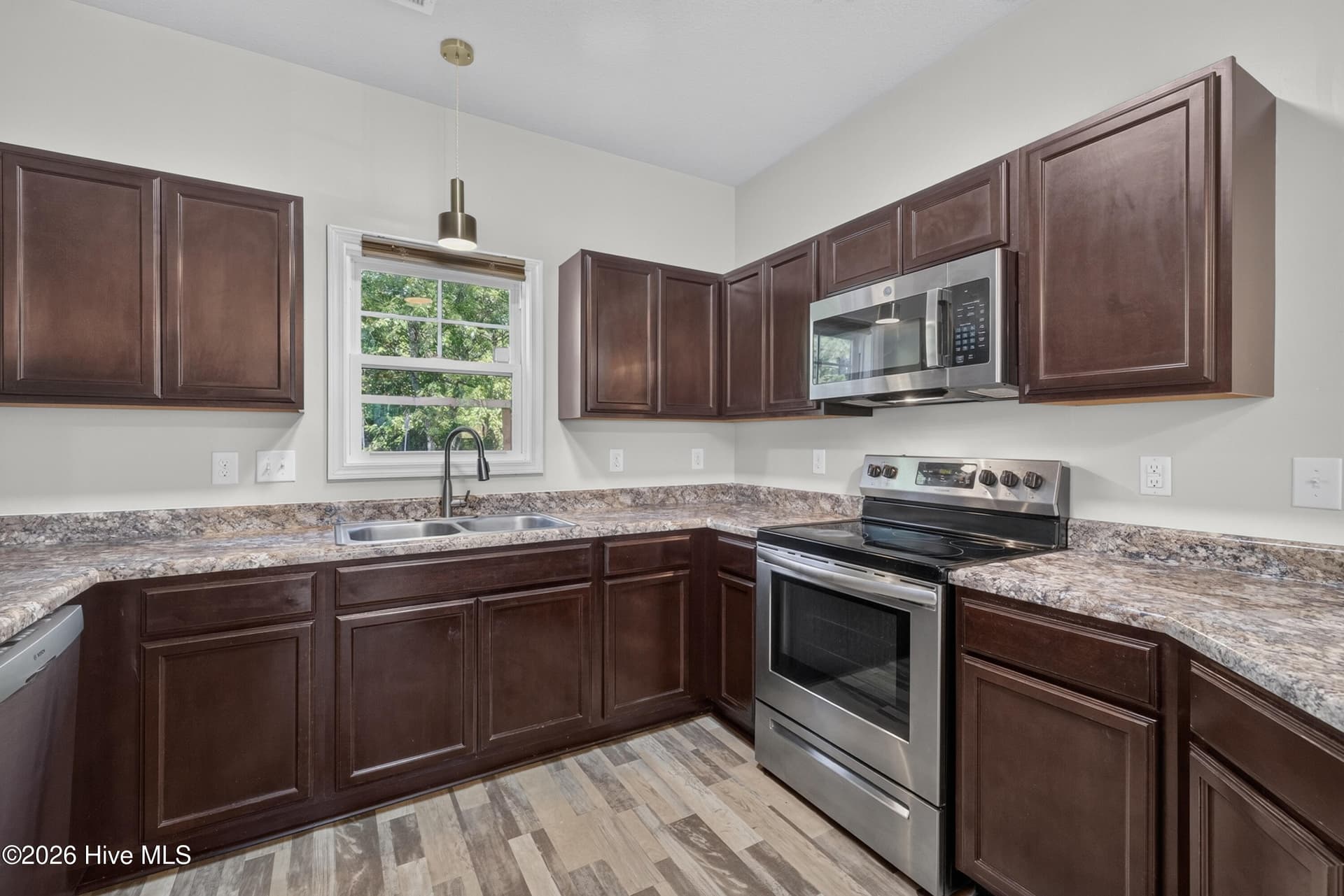 Townhouse at 391 Frisco Way, Holly Ridge, NC 28445, photo 17 of 49