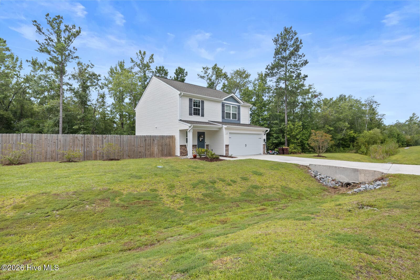 Single Family Residence at 104 Priscilla Place, Hampstead, NC 28443, photo 2 of 34