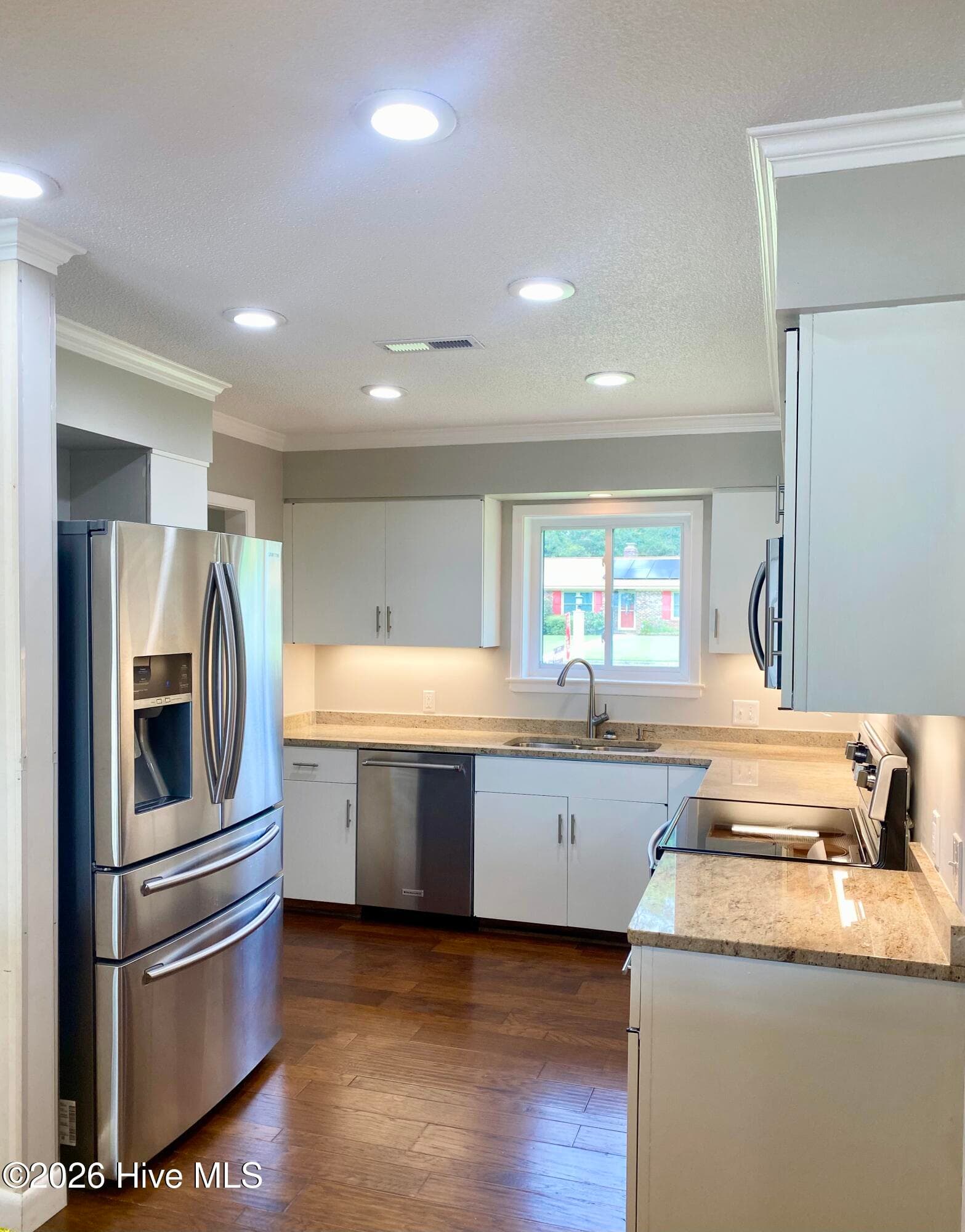 Single Family Residence at 616 E Murphy Street, Wallace, NC 28466, photo 17 of 122