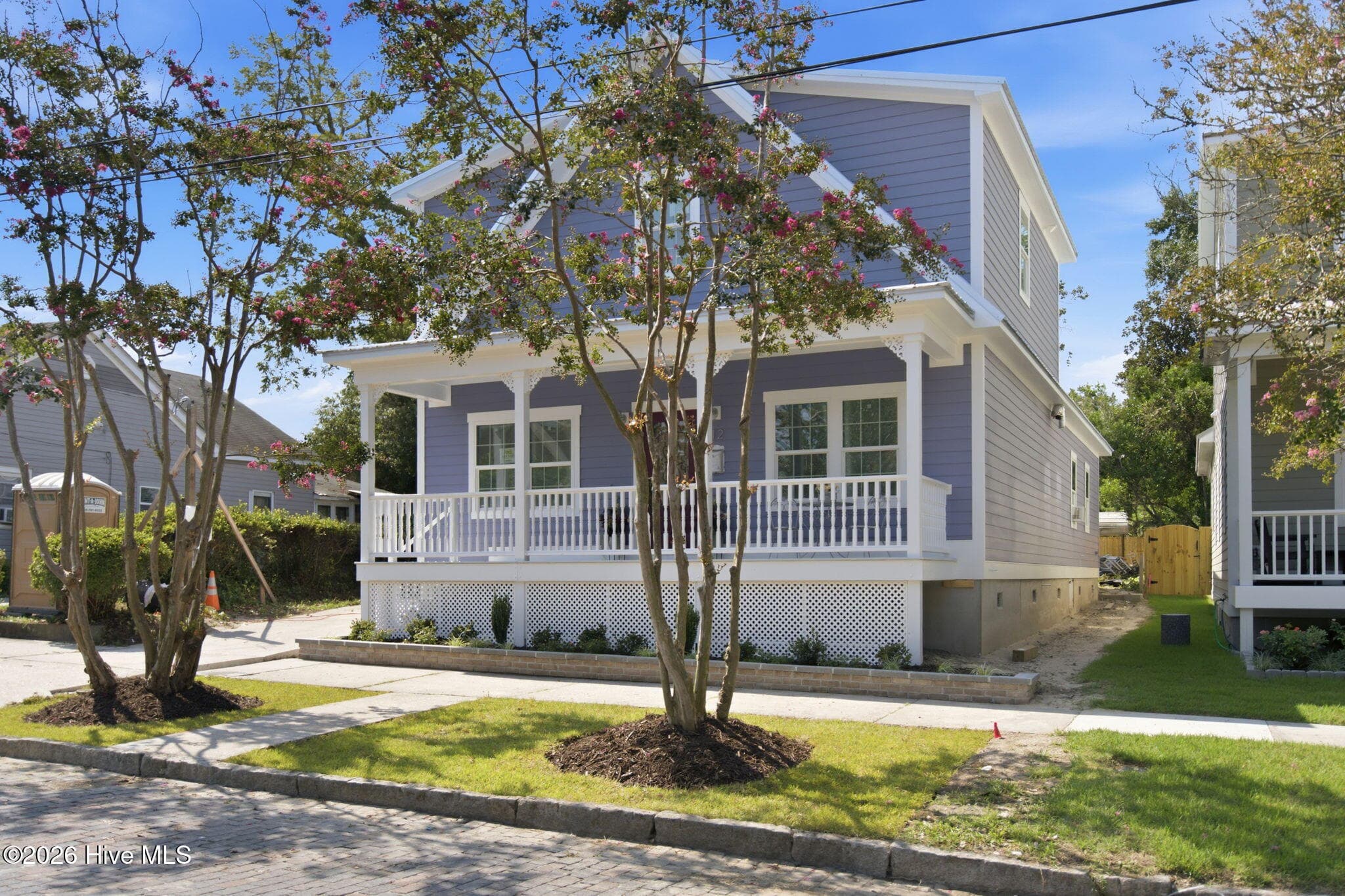 Single Family Residence at 512 Queen Street, Wilmington, NC 28401, photo 10 of 95