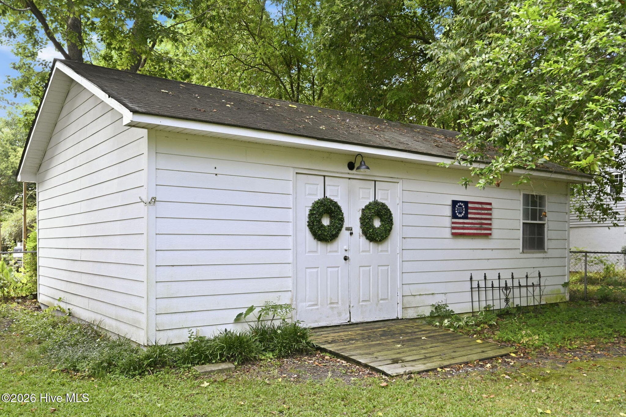 Spacious shed, workshop or small side business - 105 E Hargett Street, Richlands, NC 28574