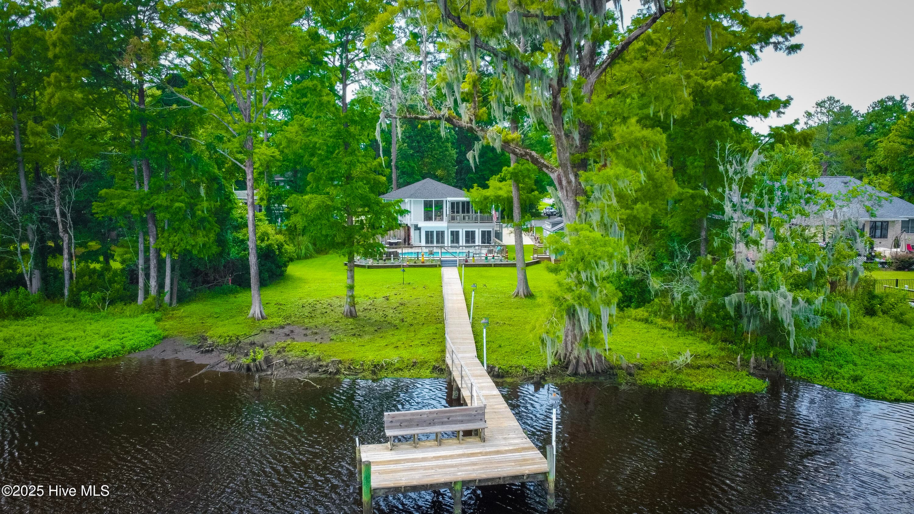 Single Family Residence at 210 Gangplank Road, New Bern, NC 28562, photo 7 of 86