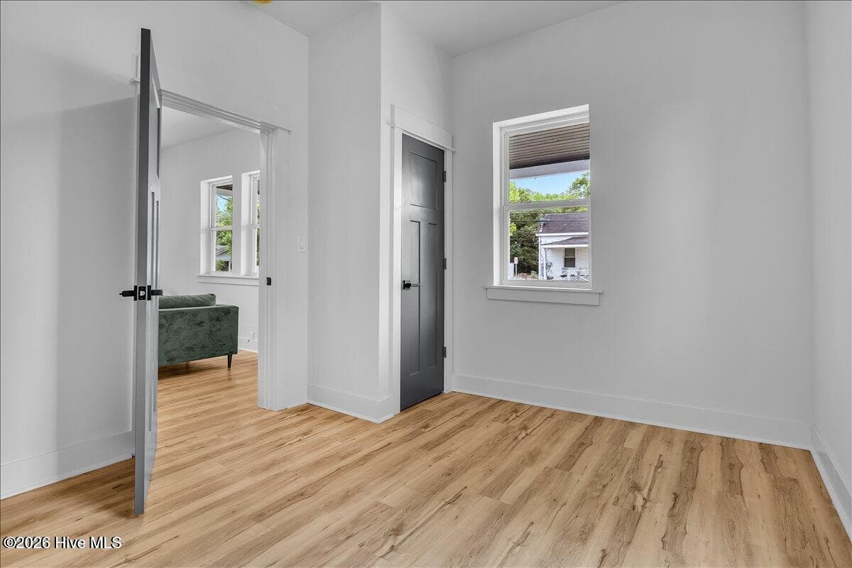 Single Family Residence at 1109 Dock Street, Wilmington, NC 28401, photo 9 of 24