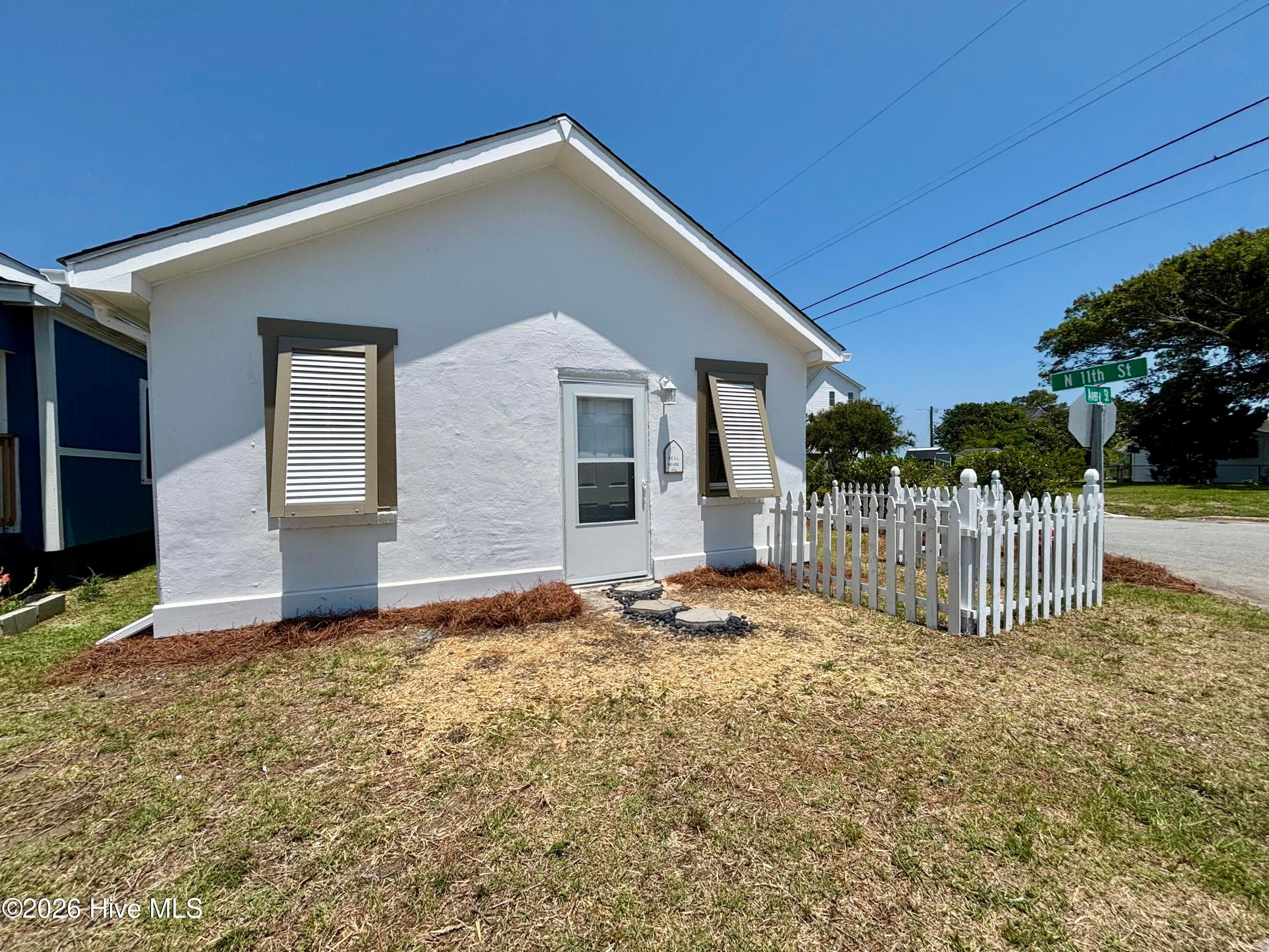 Single Family Residence at 501 N 11th Street, Morehead City, NC 28557, photo 2 of 65