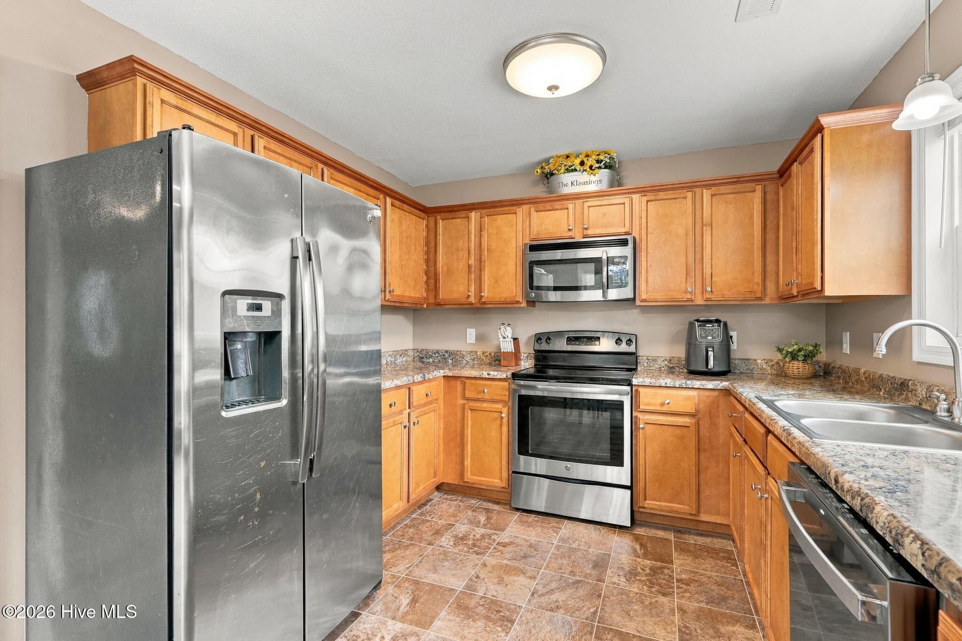 Single Family Residence at 210 Gillespie Drive, Hubert, NC 28539, photo 13 of 49