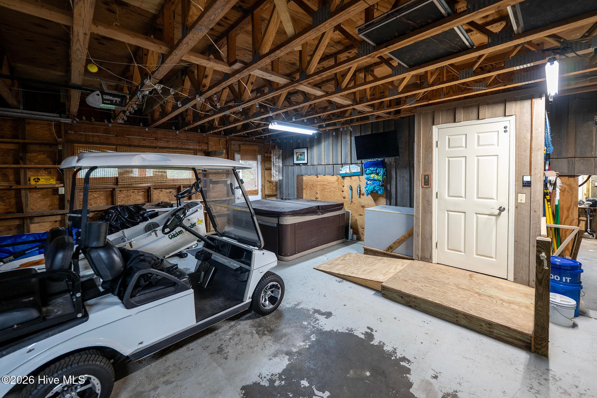 Attached Garage - 5616 Gondolier Drive, New Bern, NC 28560