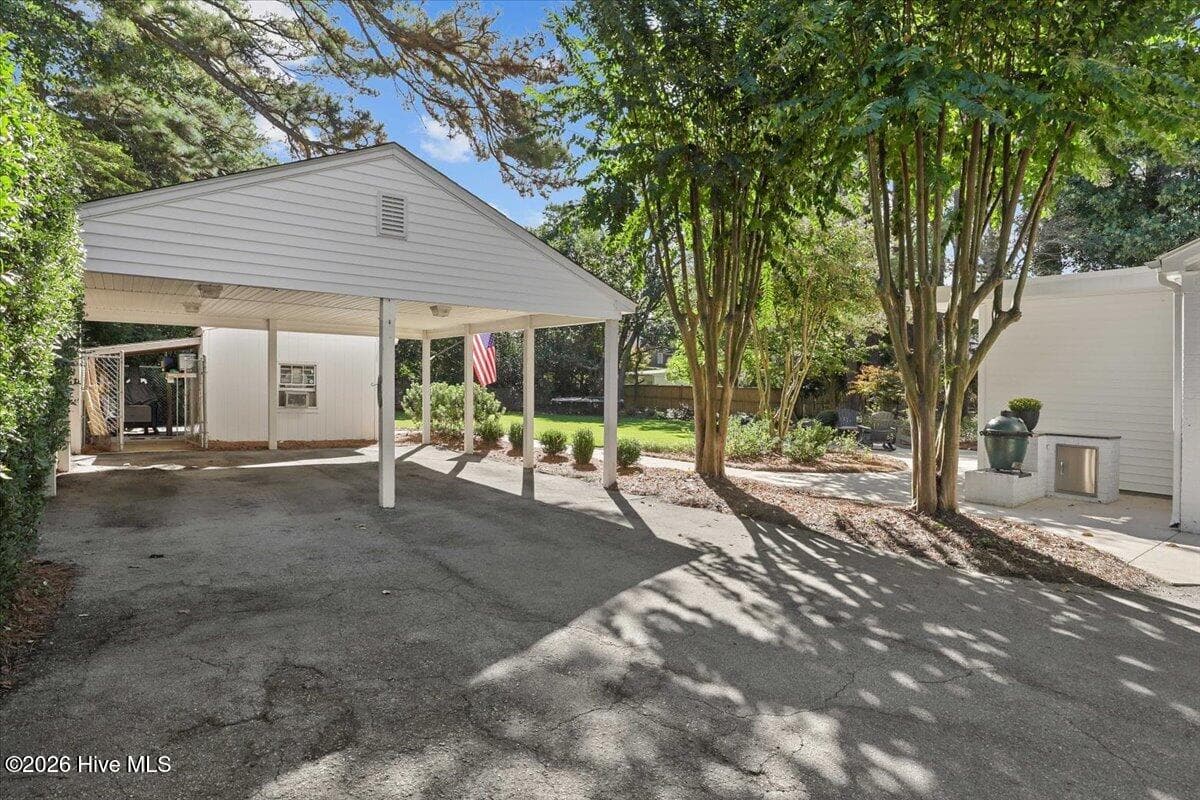 Single Family Residence at 1107 Carey Road, Kinston, NC 28501, photo 14 of 53