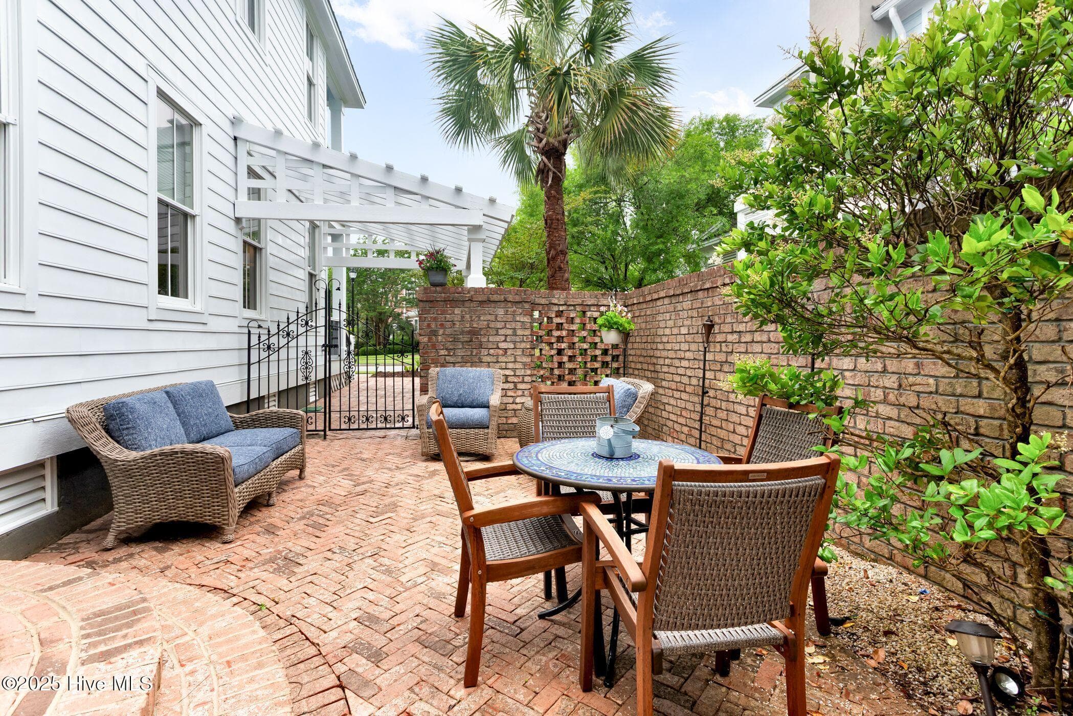 Single Family Residence at 6413 Chalfont Circle, Wilmington, NC 28405, photo 27 of 31