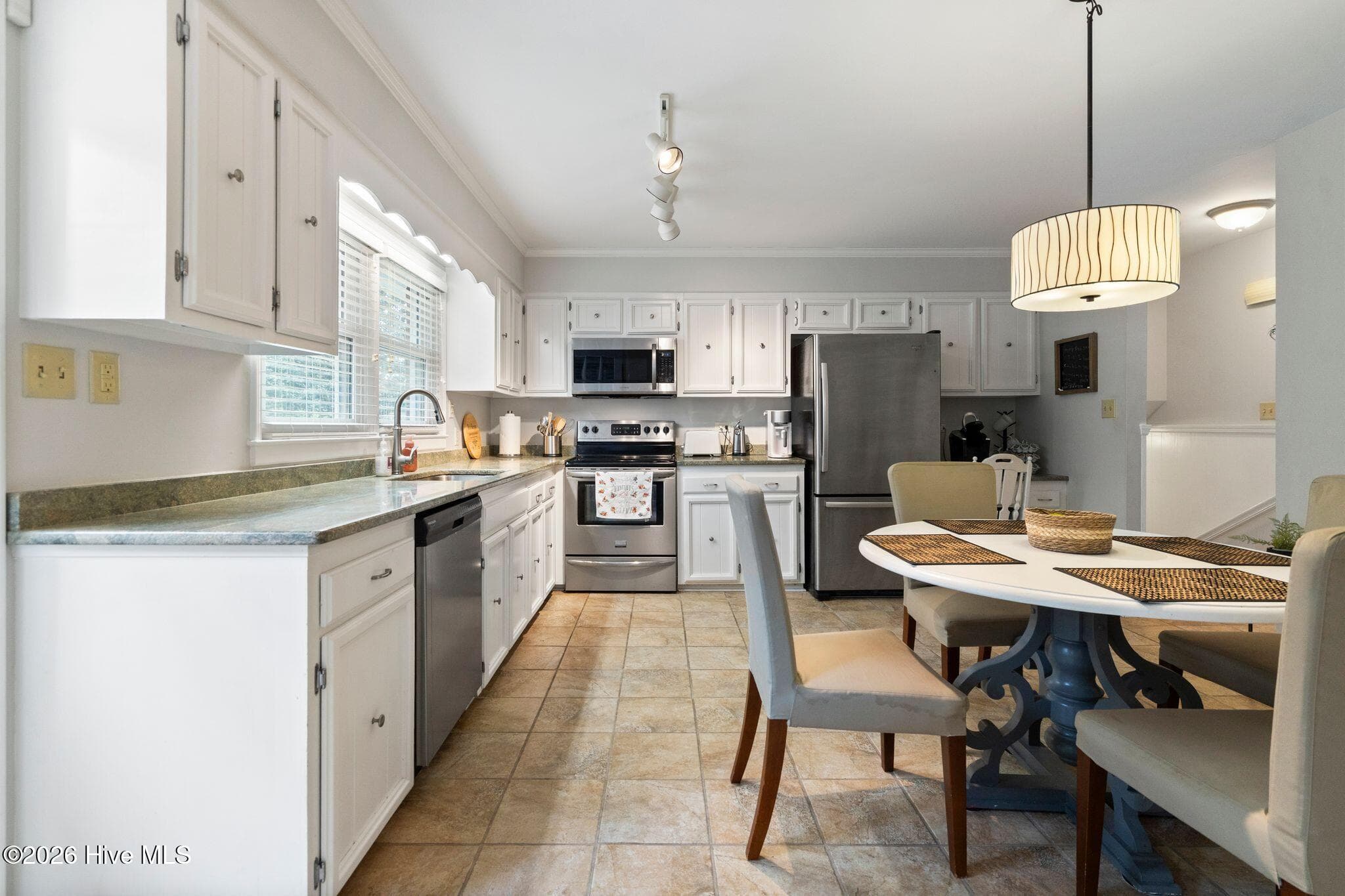 Single Family Residence at 2316 Lynnwood Drive, Wilmington, NC 28403, photo 19 of 72