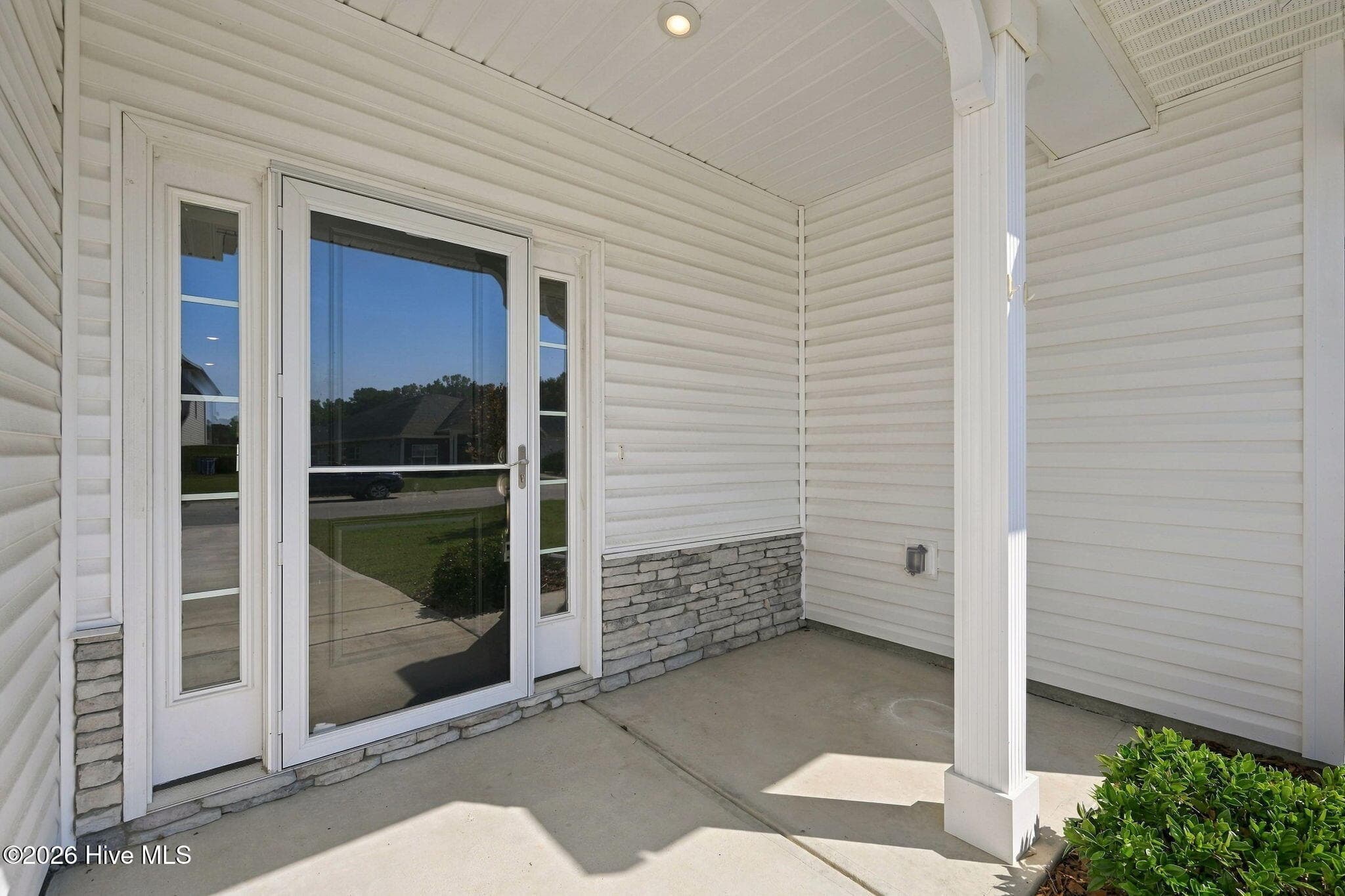 Single Family Residence at 744 Greenwich Place, Richlands, NC 28574, photo 4 of 54