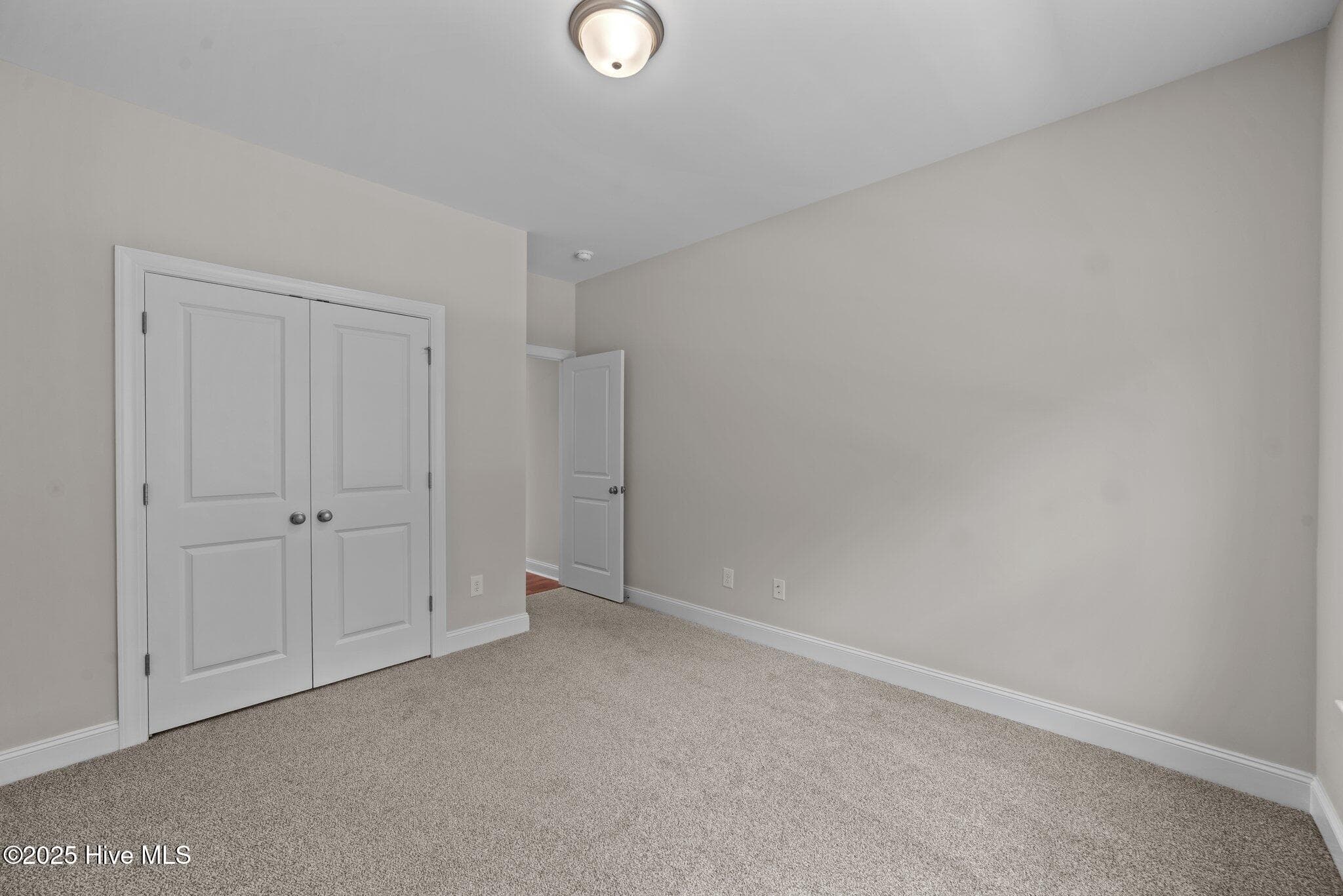 Photo of similar home - 3209 Honeysuckle Drive, Winterville, NC 28590