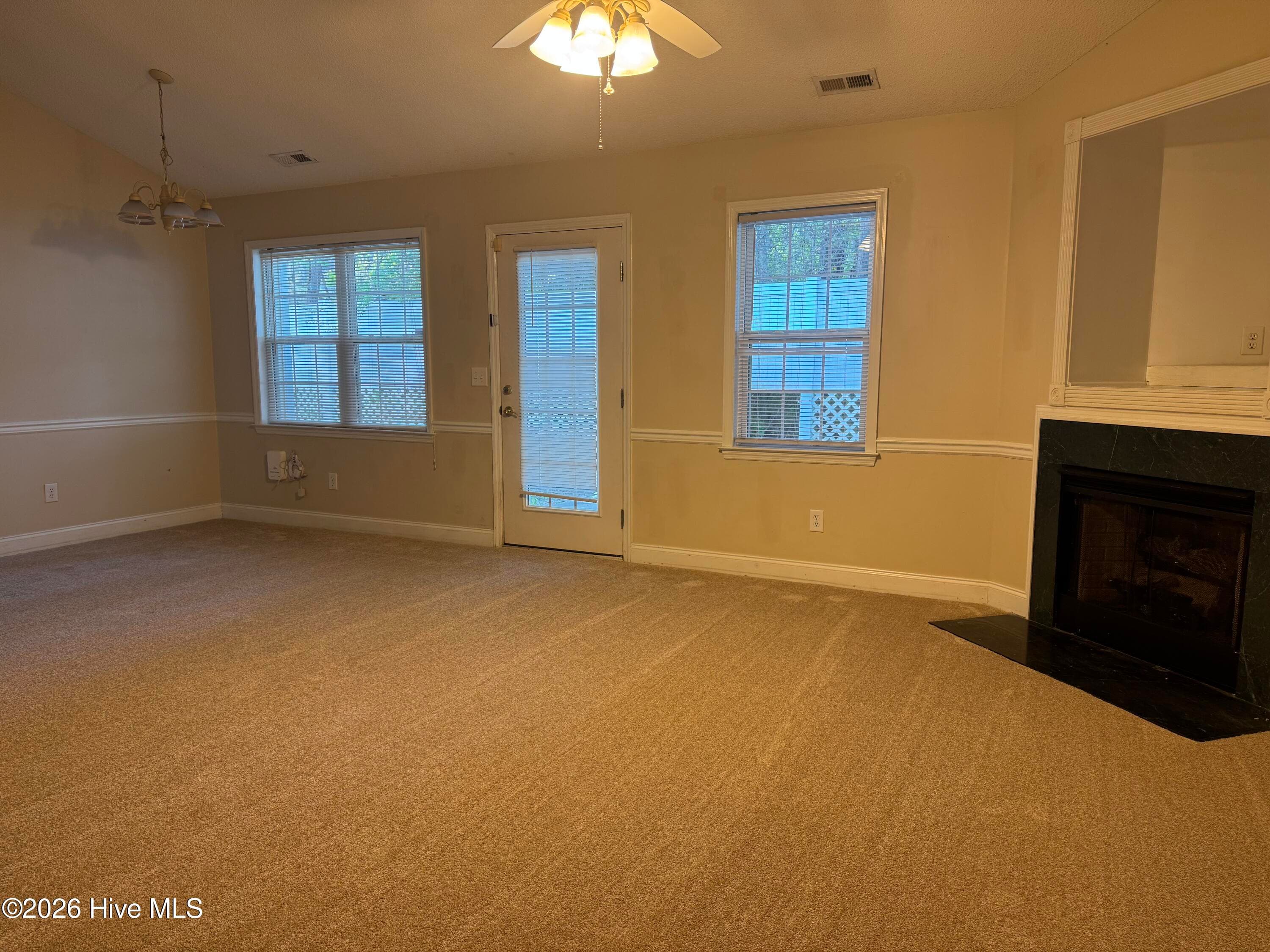 Single Family Residence at 112 Inge Court, New Bern, NC 28562, photo 7 of 24