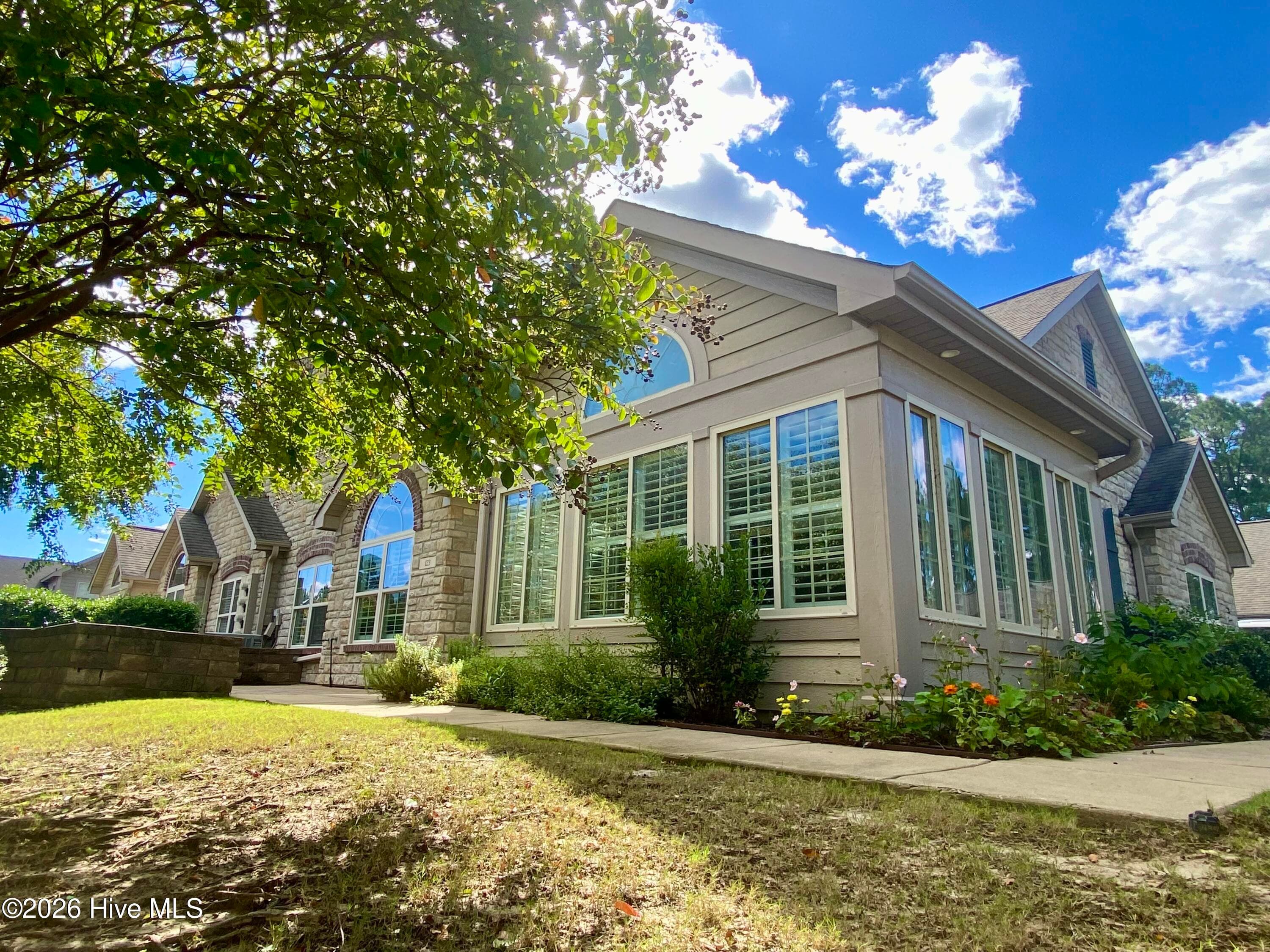 123 W Chelsea Ct - 123 W Chelsea Court, Southern Pines, NC 28387