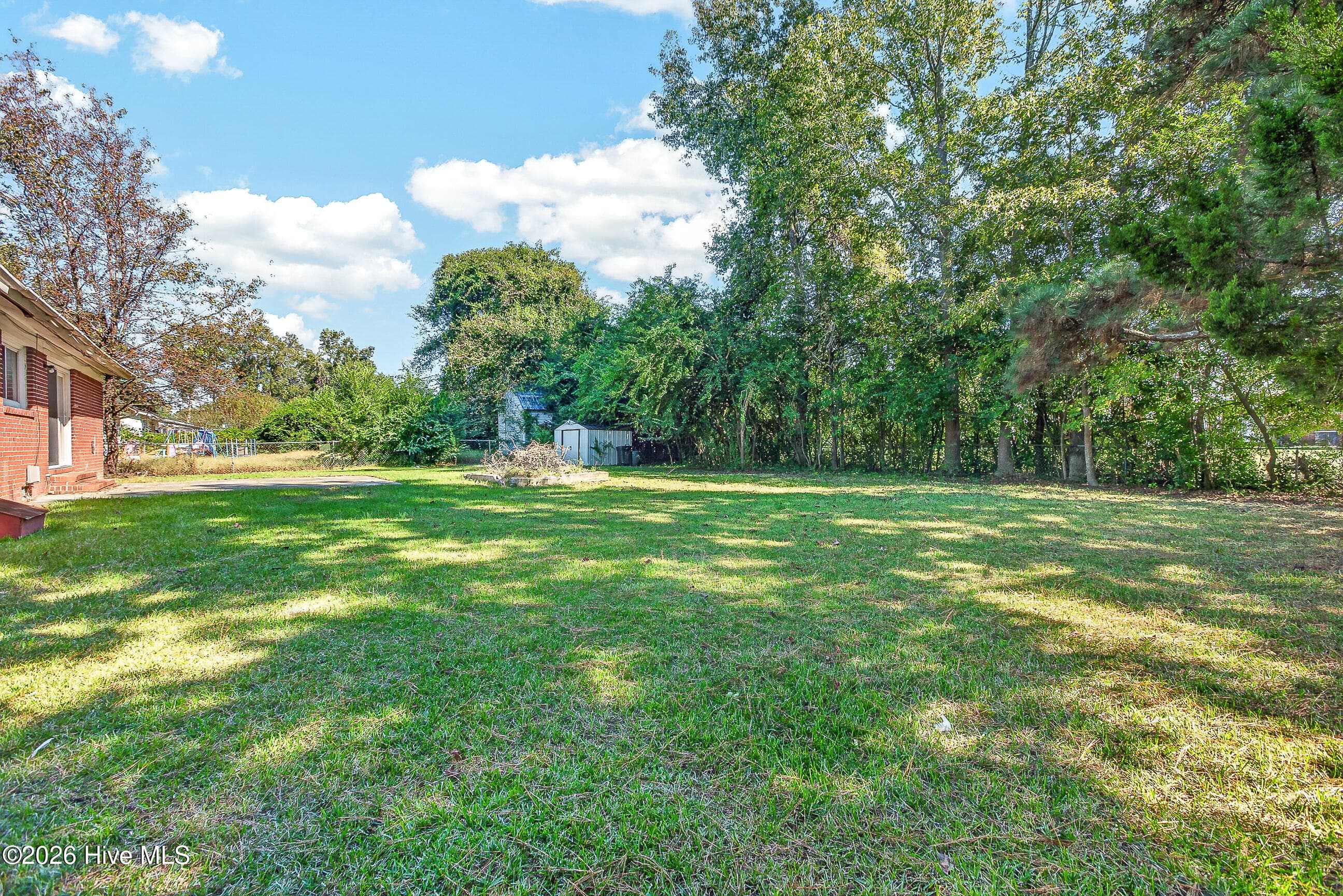 Single Family Residence at 115 Shamrock Drive, Jacksonville, NC 28540, photo 32 of 38