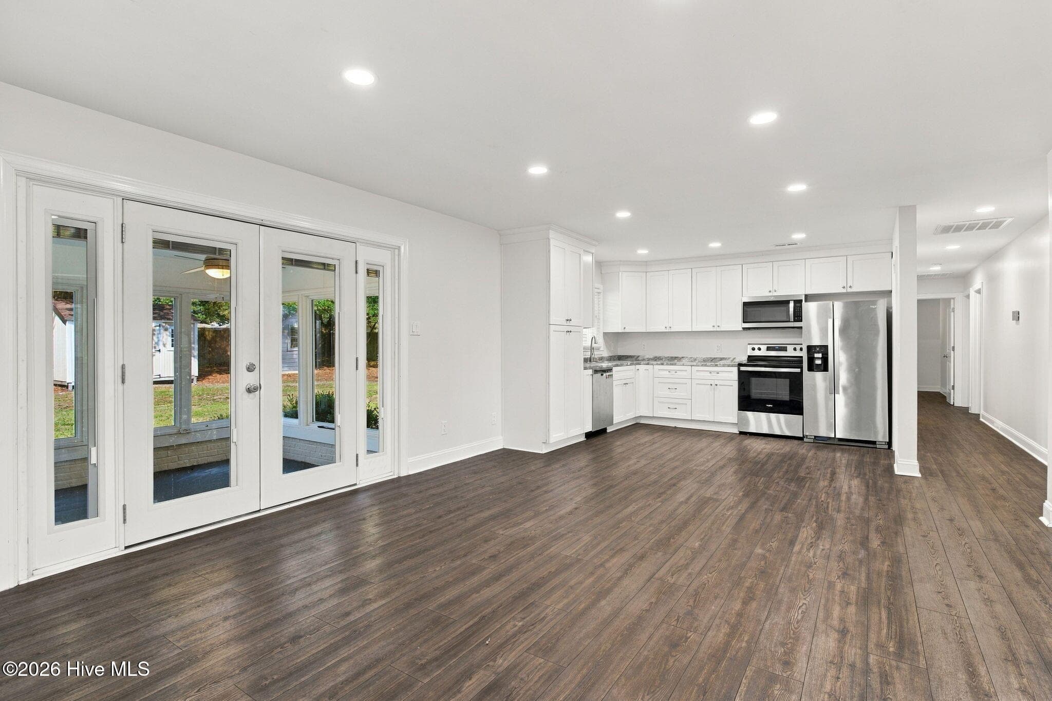 Single Family Residence at 5133 Clear Run Drive, Wilmington, NC 28403, photo 10 of 40