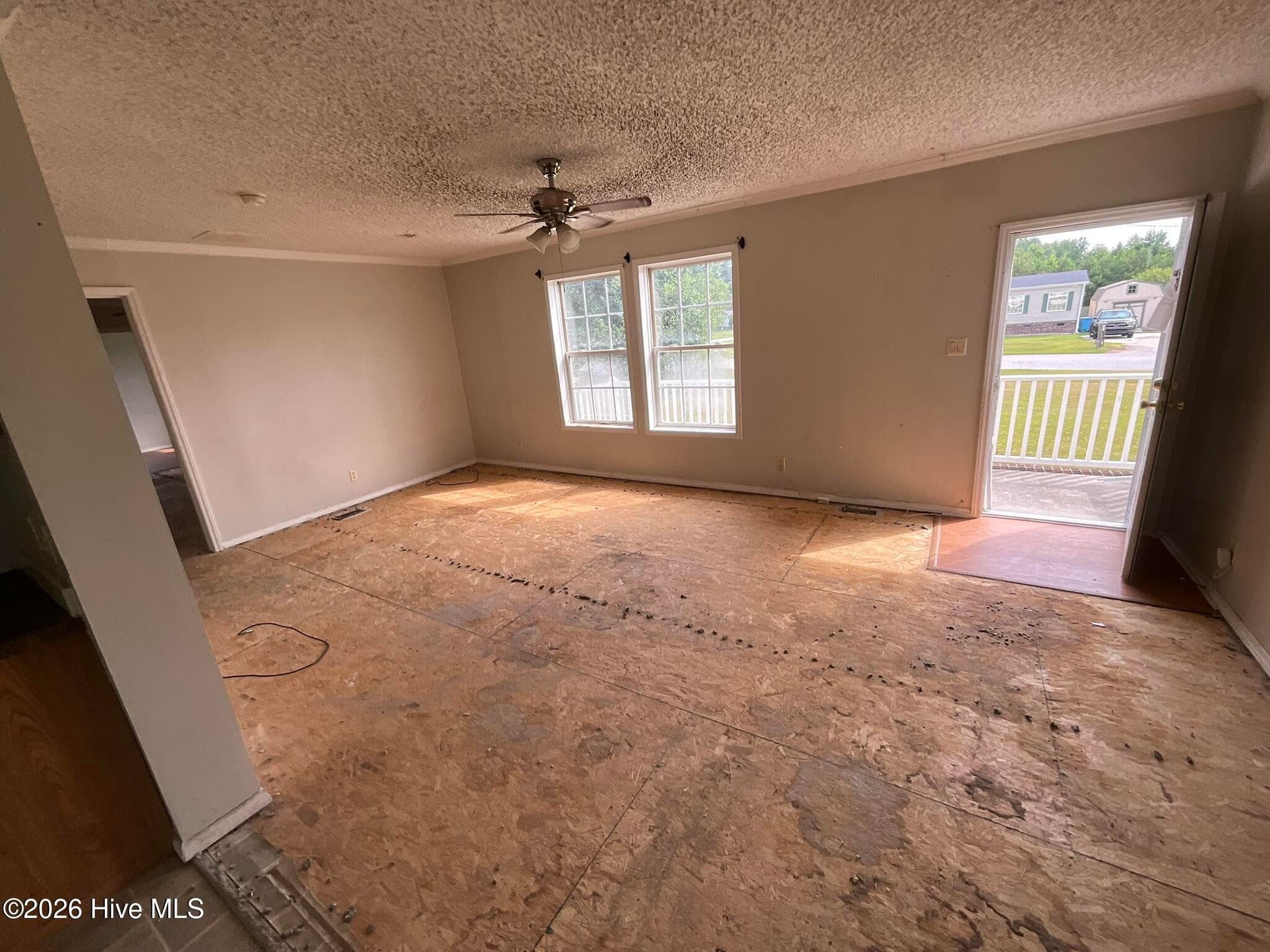 Manufactured Home at 102 Cypress Knee Drive, Richlands, NC 28574, Richlands, photo 2 of 18