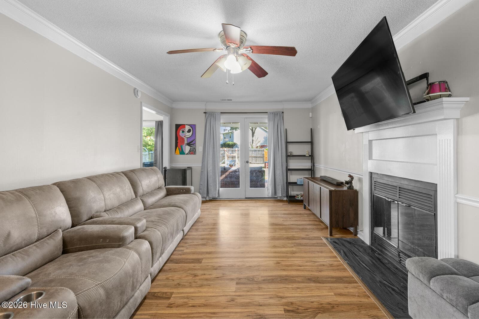 Single Family Residence at 405 Wolf Run Drive, Jacksonville, NC 28546, photo 7 of 31