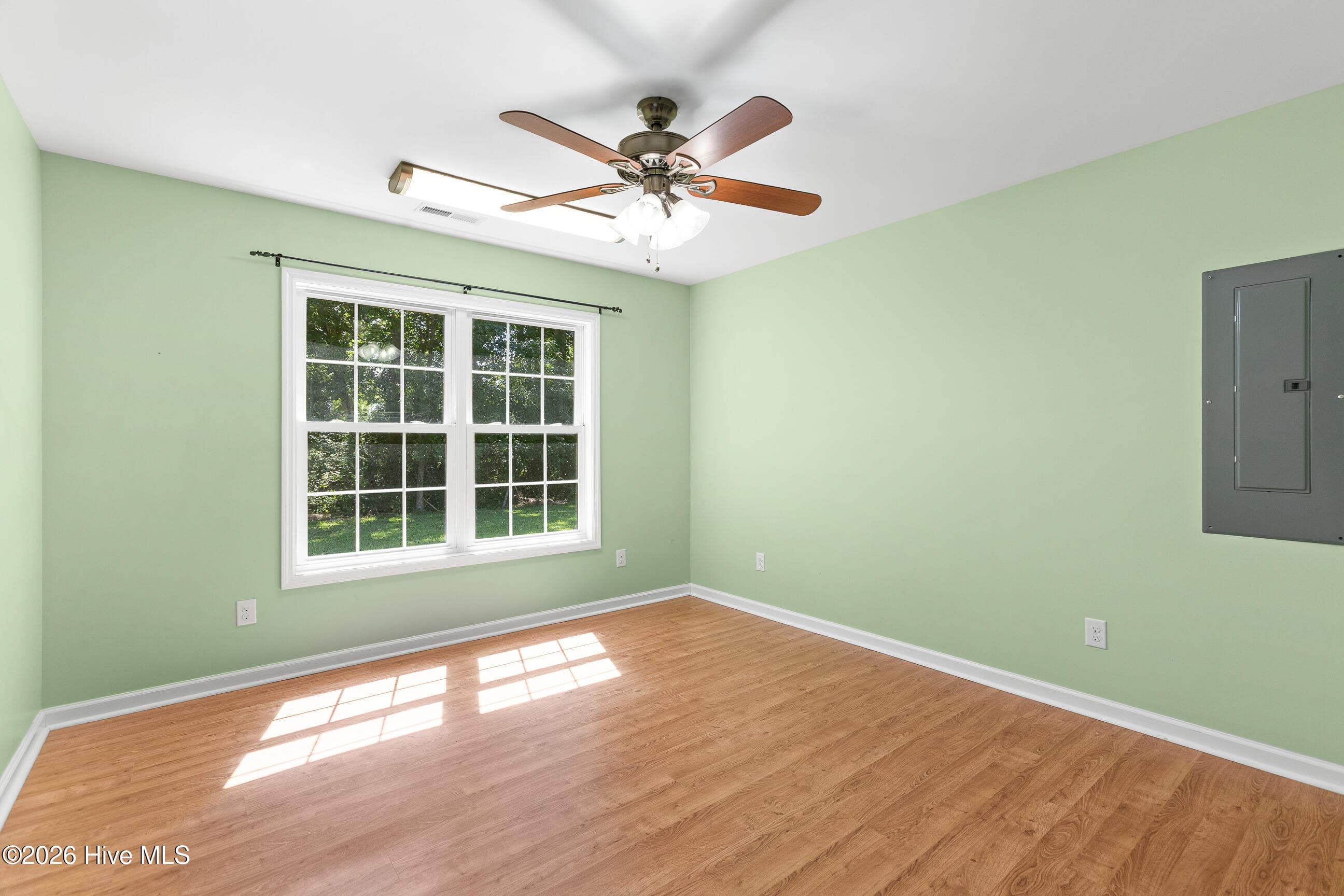 Single Family Residence at 137 Mccoy Lane, Jacksonville, NC 28546, photo 8 of 22