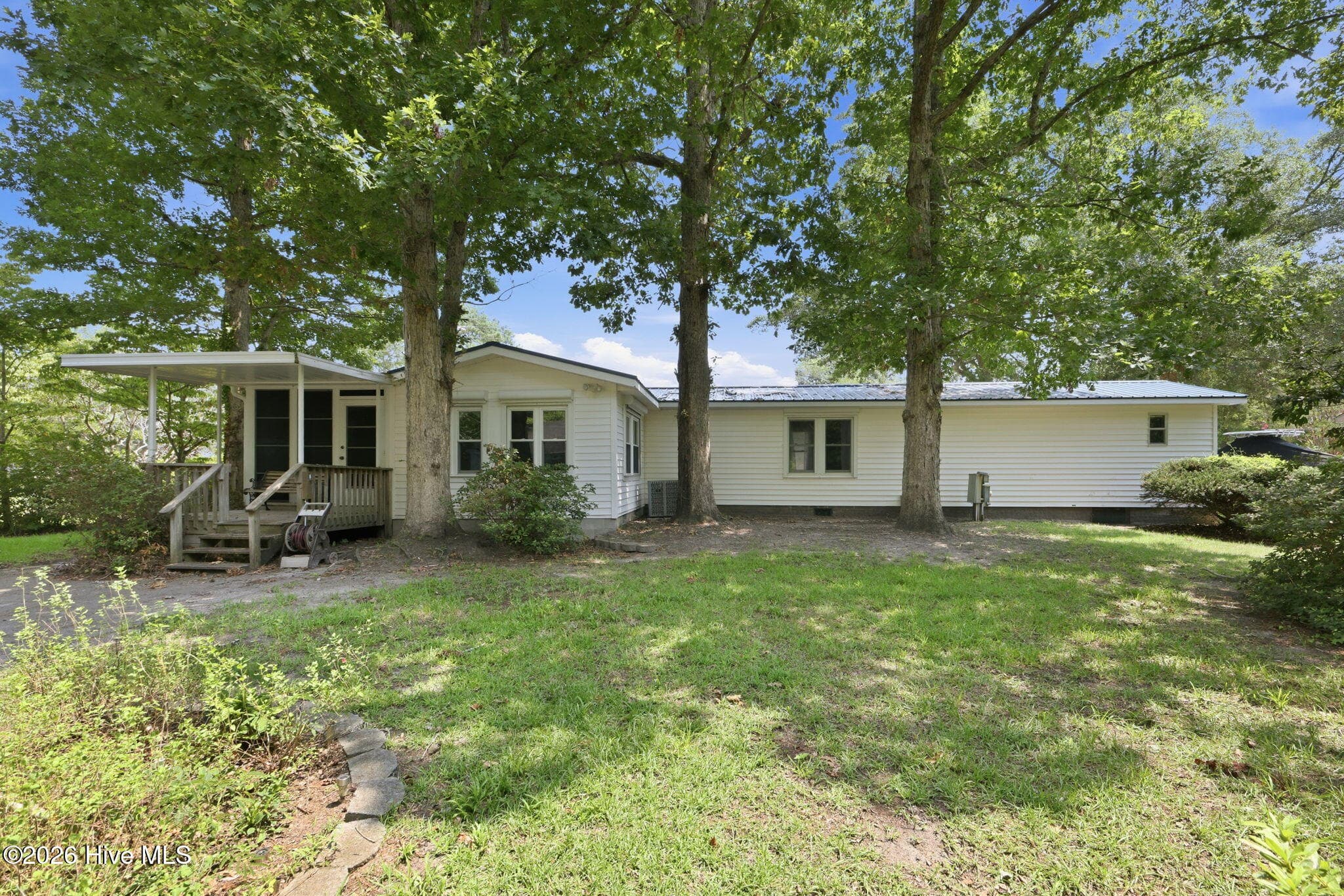 Manufactured Home at 114 Lejeune Road, Cape Carteret, NC 28584, photo 43 of 57