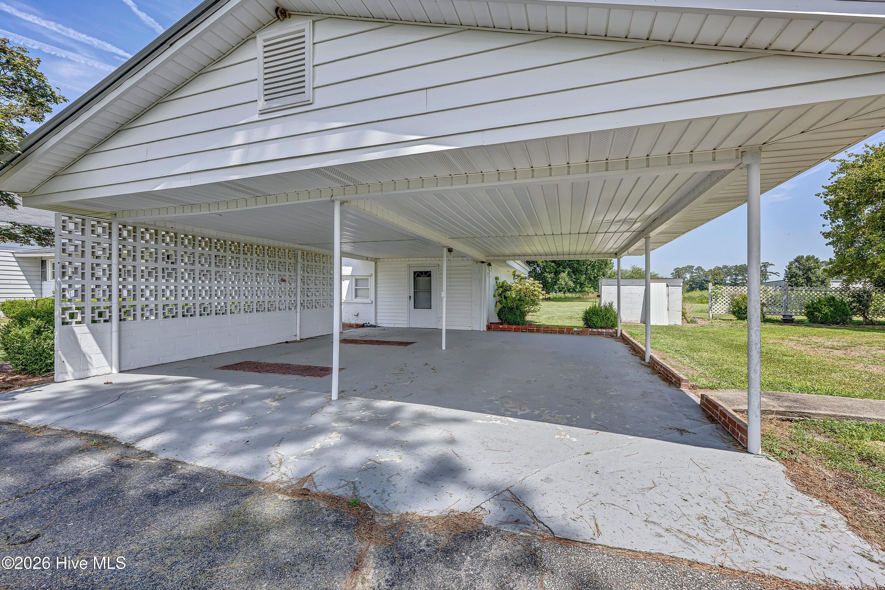 Single Family Residence at 4027 S Nc Hwy 11, Wallace, NC 28466, photo 23 of 27
