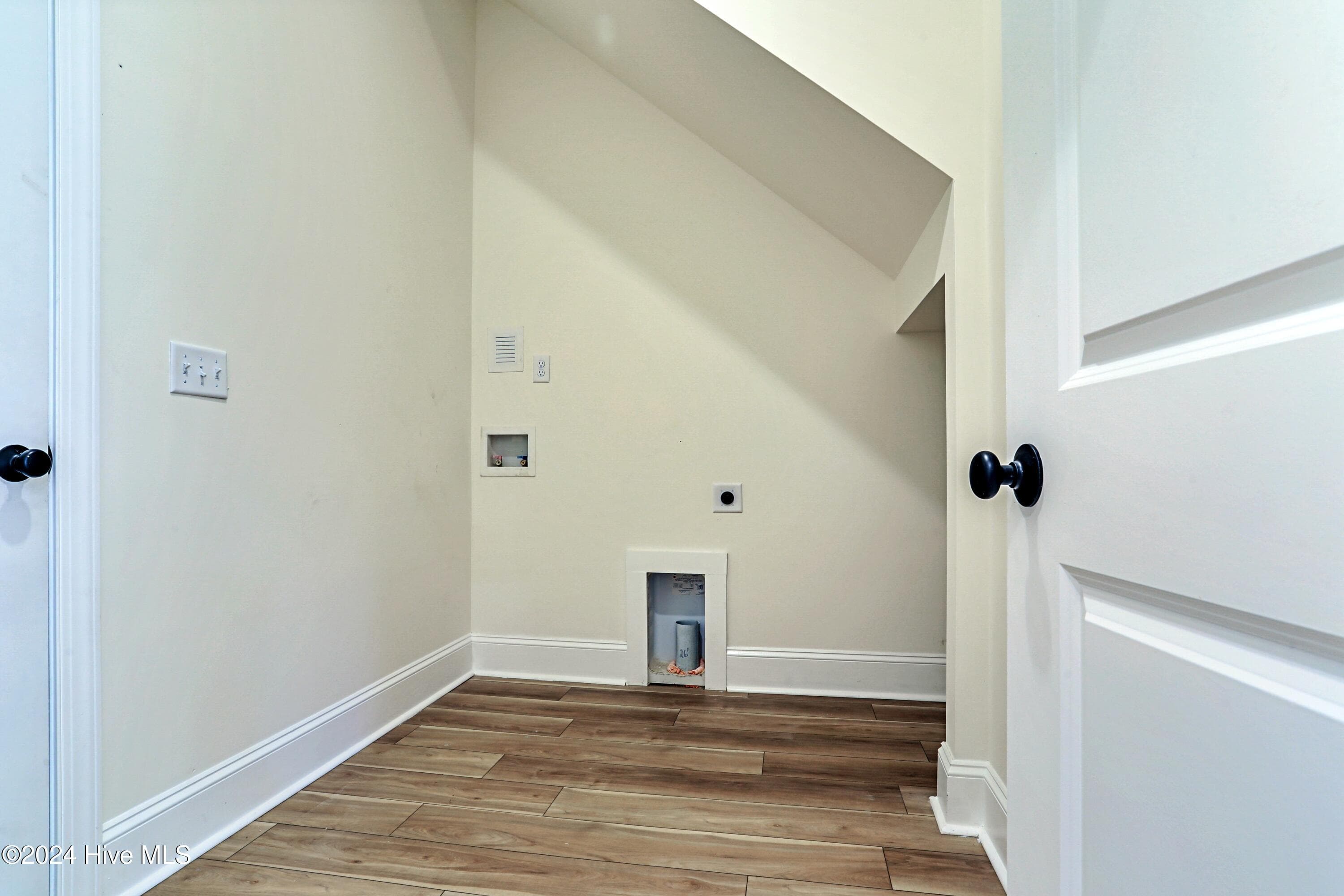 Single Family Residence at 3375 Sandridge Lane SW, Supply, NC 28462, photo 3 of 5