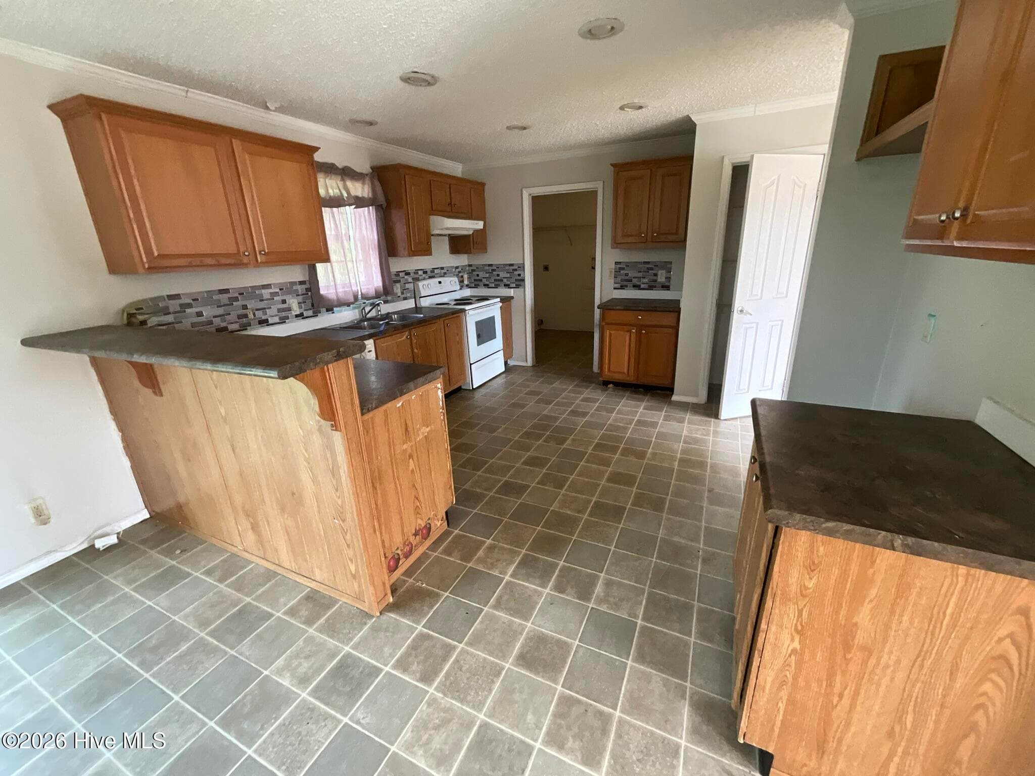 Manufactured Home at 102 Cypress Knee Drive, Richlands, NC 28574, Richlands, photo 6 of 18