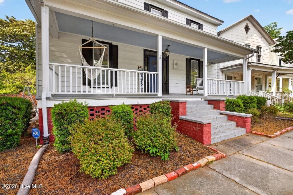 Single Family Residence at 616 New Street, New Bern, NC 28560, photo 2 of 32