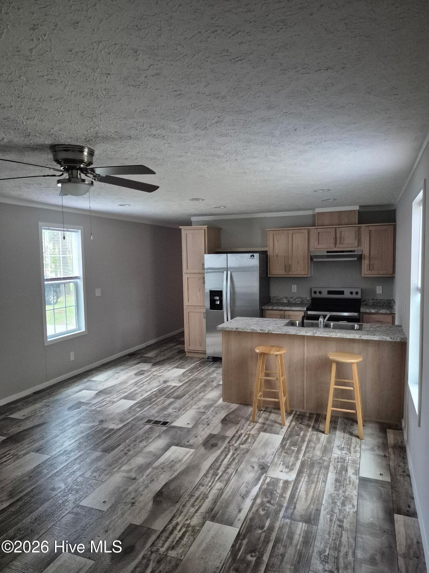 Manufactured Home at 1136 French Road, Wilmington, NC 28403, photo 4 of 12